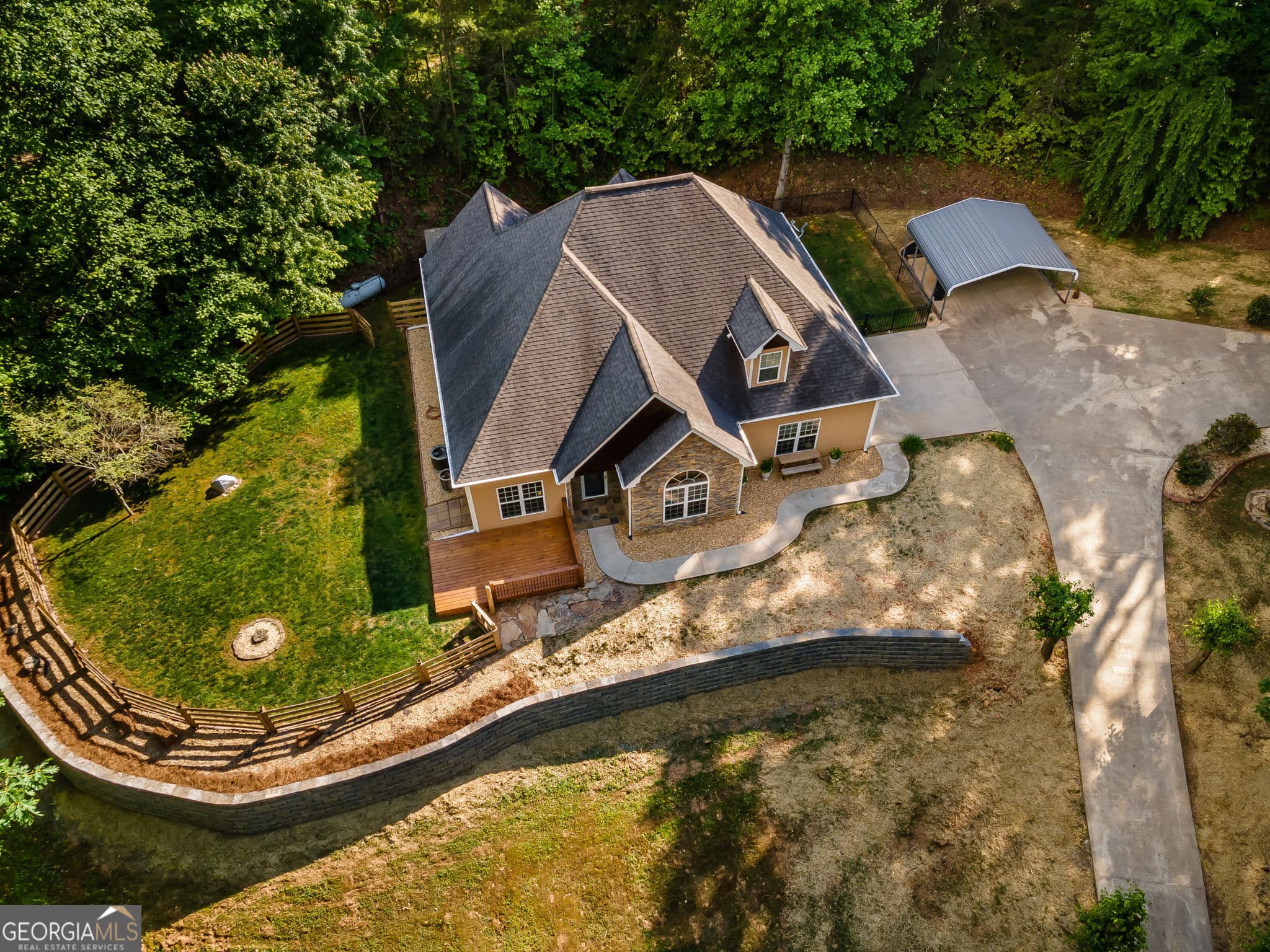 3 bedroom, 2.5 bathroom, 2,305 sq ft single family residence for sale at 201 Oakawana Trail, Blue Ridge, GA 30513 — photo 2