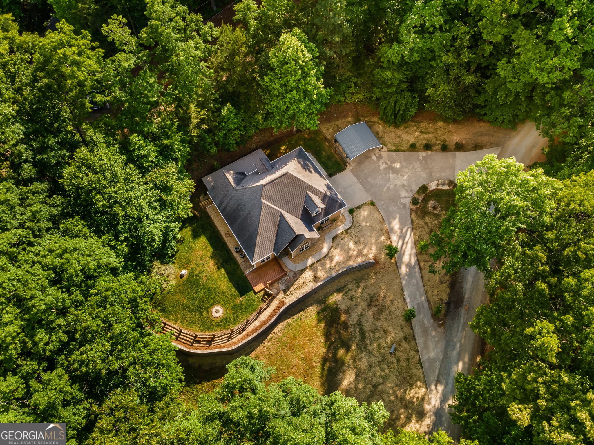 3 bedroom, 2.5 bathroom, 2,305 sq ft single family residence for sale at 201 Oakawana Trail, Blue Ridge, GA 30513 — photo 5