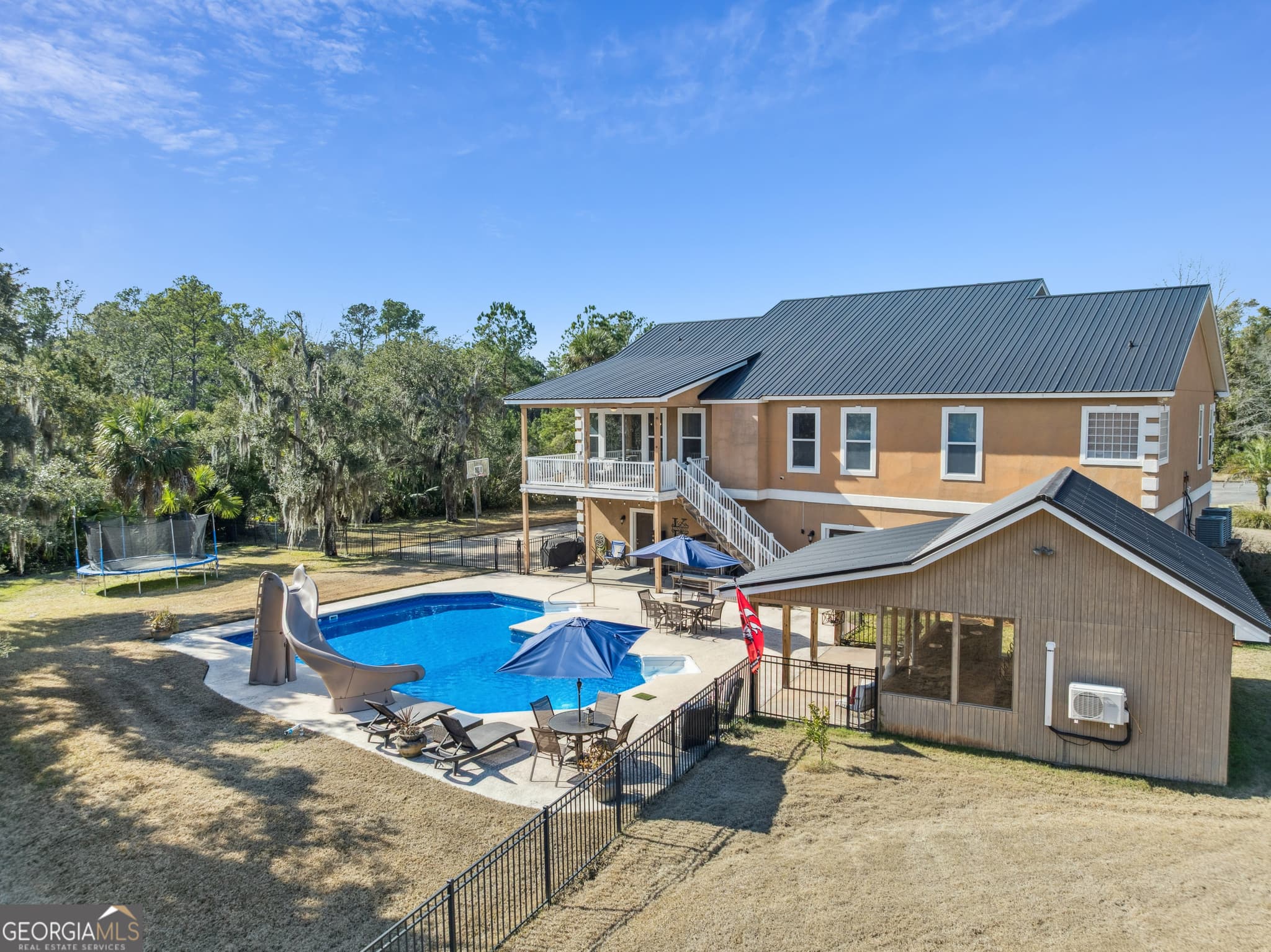 5 bedroom, 4.5 bathroom, 3,214 sq ft single family residence for sale at 210 Sandpiper Road, Brunswick, GA 31523 — photo 3