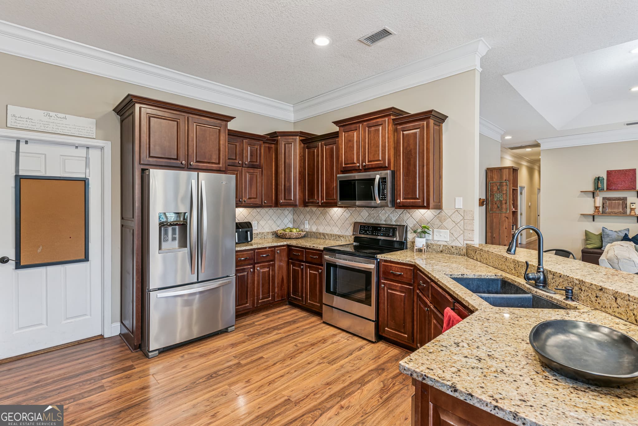 5 bedroom, 4.5 bathroom, 3,214 sq ft single family residence for sale at 210 Sandpiper Road, Brunswick, GA 31523 — photo 10