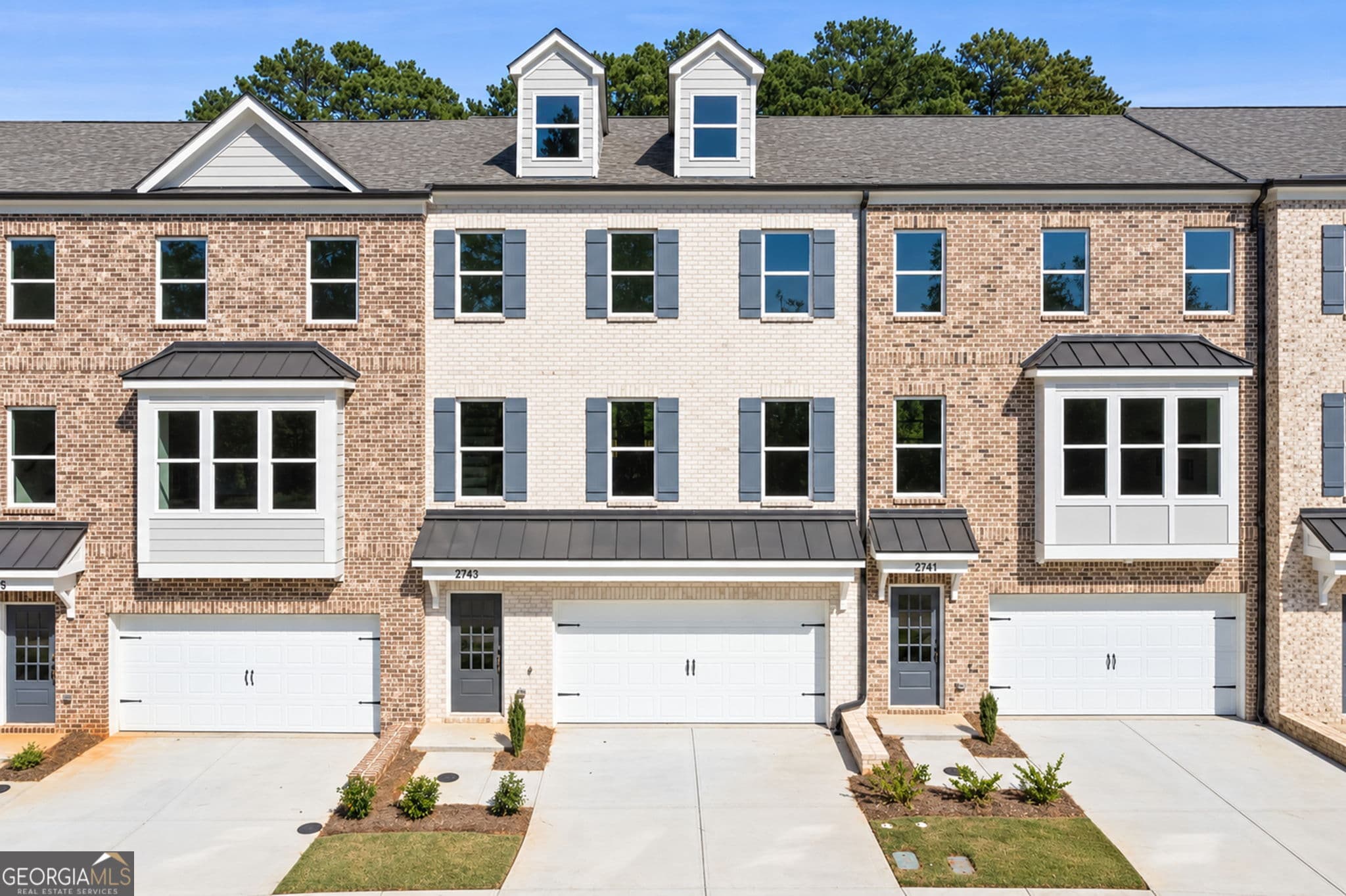 4 bedroom, 3.5 bathroom townhouse for sale at 2743 Hallwood Lane, Suwanee, GA 30024 — photo 1 of 47