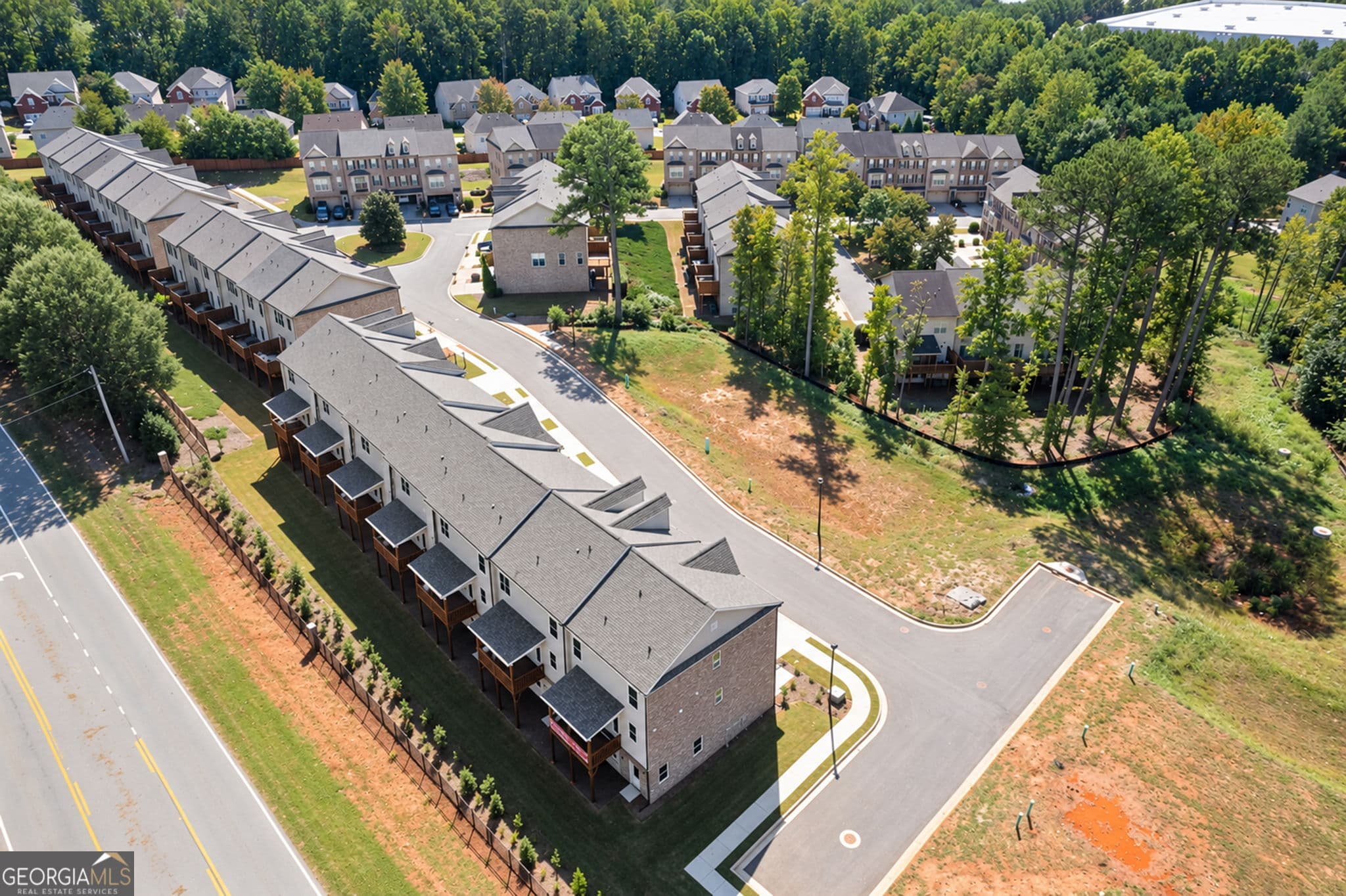 4 bedroom, 3.5 bathroom townhouse for sale at 2743 Hallwood Lane, Suwanee, GA 30024 — photo 8