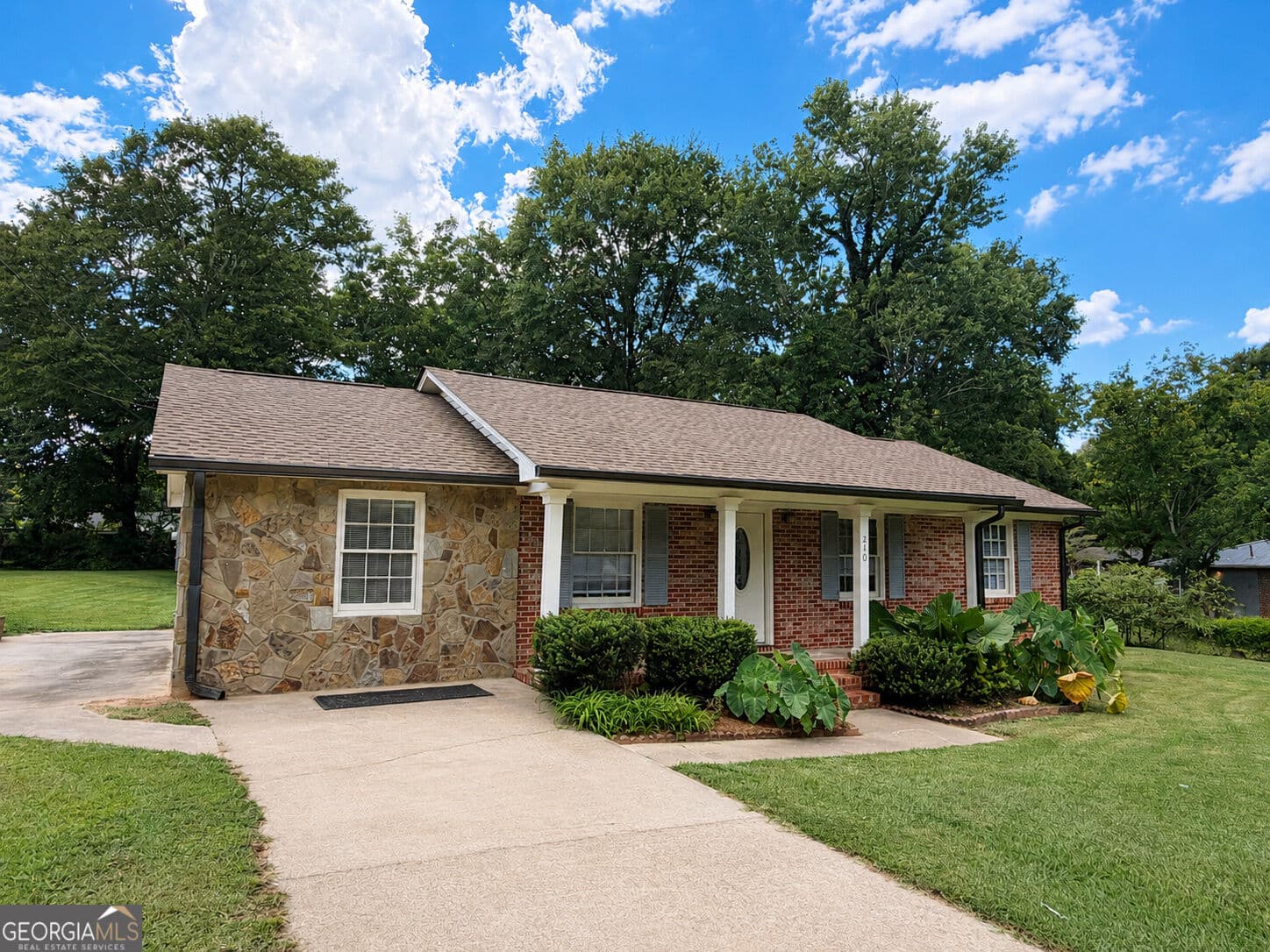 4 bedroom, 1.5 bathroom, 1,300 sq ft single family residence for sale at 230 Cooper Road, Athens, GA 30605 — photo 2