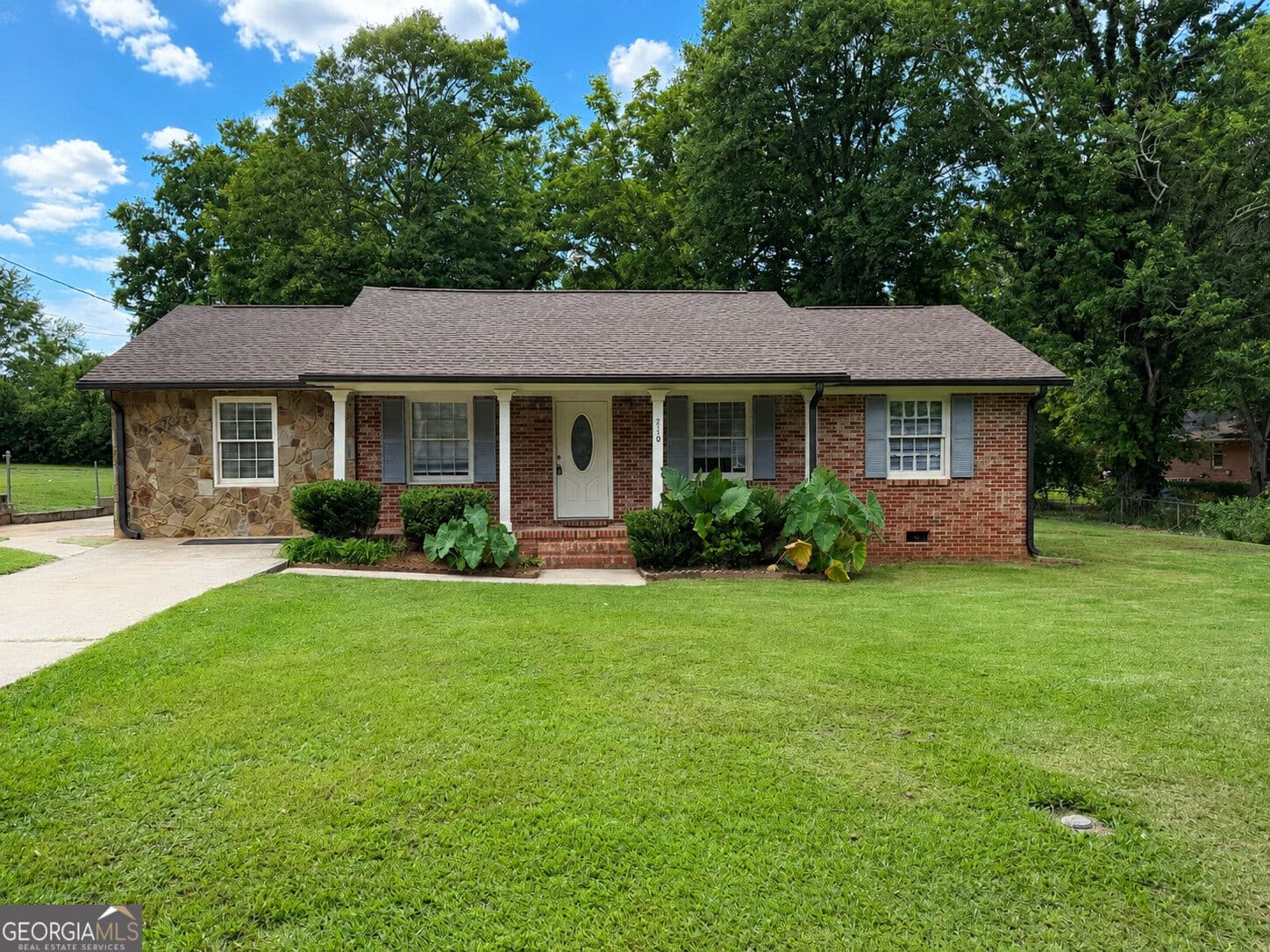 4 bedroom, 1.5 bathroom, 1,300 sq ft single family residence for sale at 230 Cooper Road, Athens, GA 30605 — photo 1 of 23