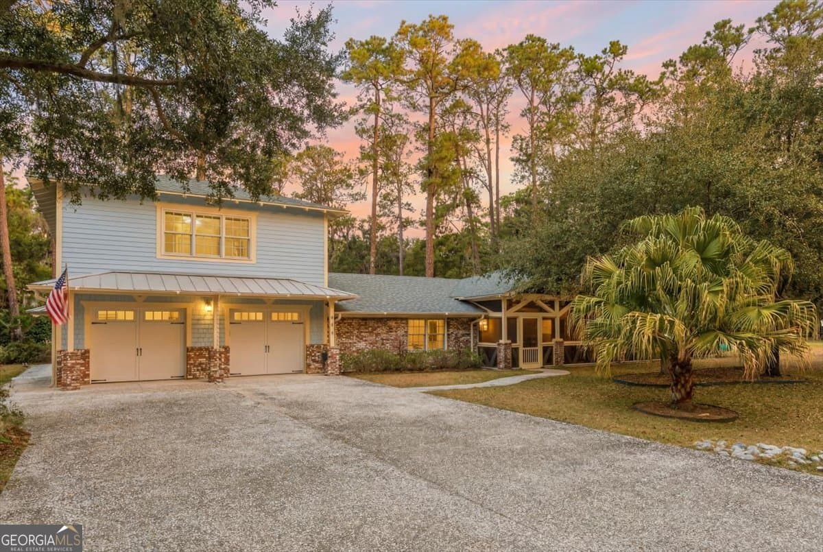 4 bedroom, 4.5 bathroom, 4,489 sq ft single family residence for sale at 636 Old Plantation Road, Jekyll Island, GA 31527 — photo 2