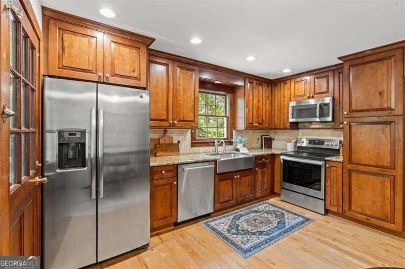 3 bedroom, 2 bathroom, 2,226 sq ft single family residence for sale at 4037 Crossfield Place, Marietta, GA 30062 — photo 5