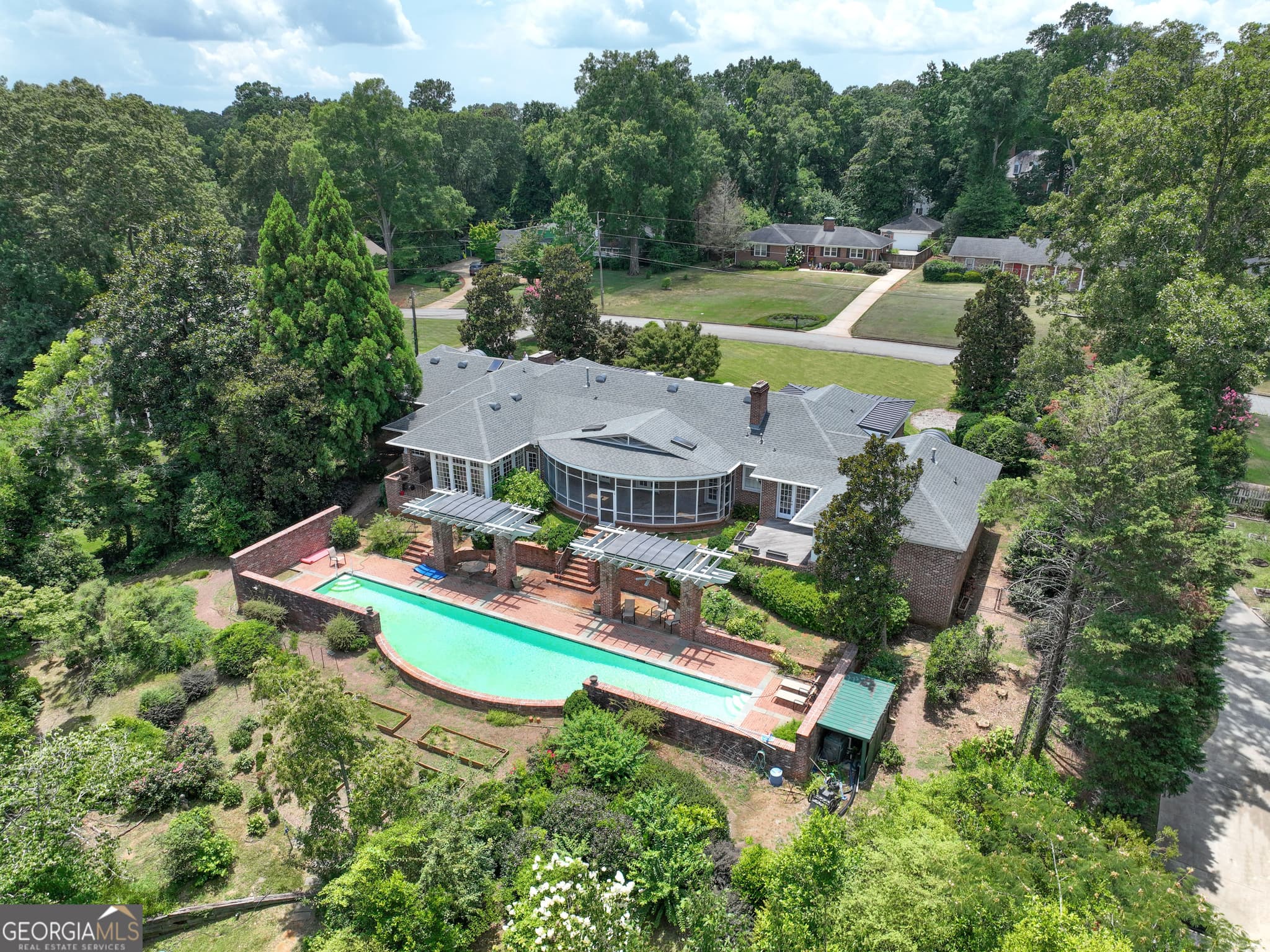 3 bedroom, 3 bathroom, 3,903 sq ft single family residence for sale at 651 Brook Circle, Griffin, GA 30224 — photo 7