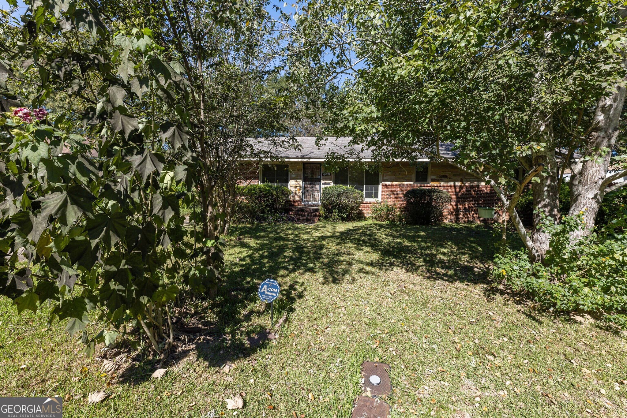 3 bedroom, 1 bathroom, 1,404 sq ft single family residence for sale at 3017 Plantation Road, Columbus, GA 31903 — photo 2