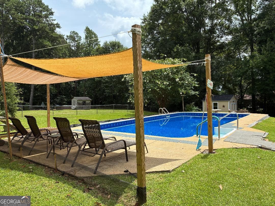 4 bedroom, 2 bathroom, 2,149 sq ft single family residence for sale at 533 Breezy Drive, Marietta, GA 30064 — photo 5