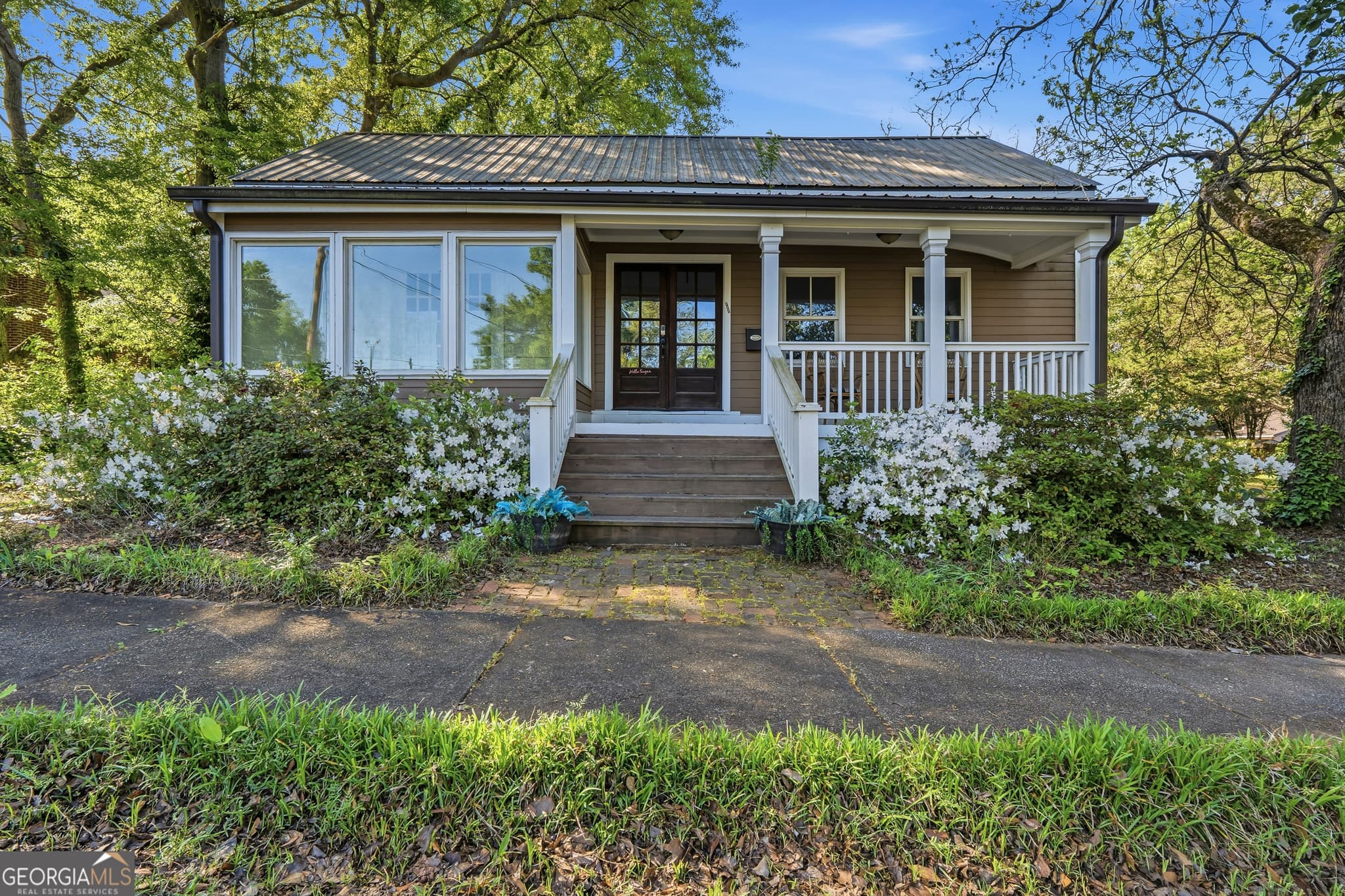 3 bedroom, 2 bathroom, 2,888 sq ft single family residence for sale at 121 E Baldwin Street, Milledgeville, GA 31061 — photo 2