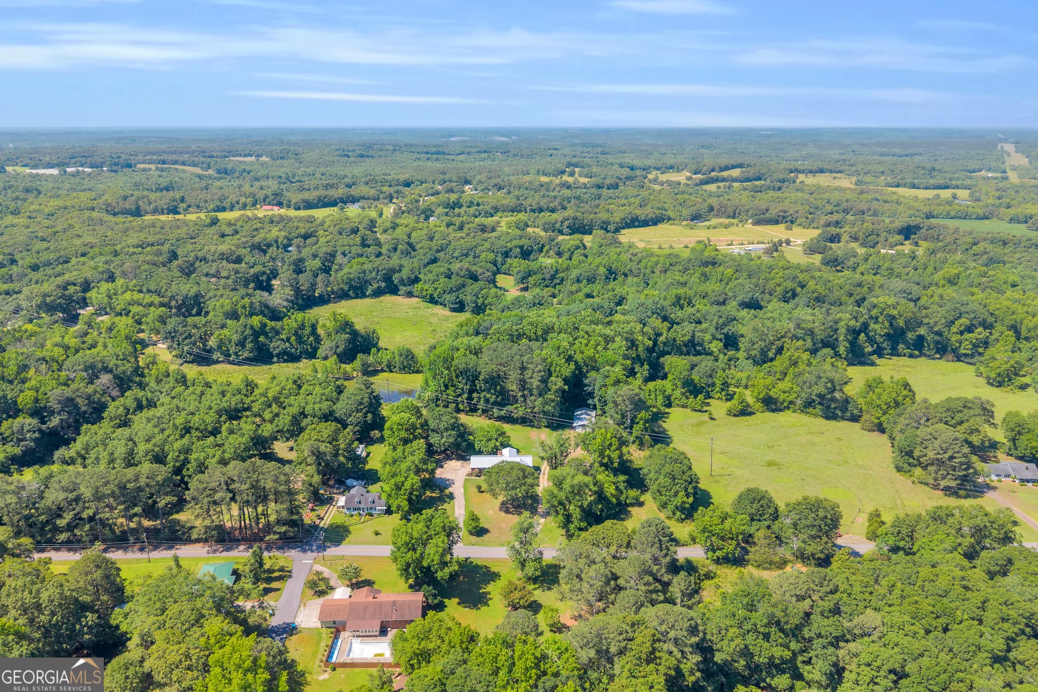 3 bedroom, 2 bathroom, 1,986 sq ft single family residence for sale at 101 W Hendricks Street, Bowman, GA 30624 — photo 3