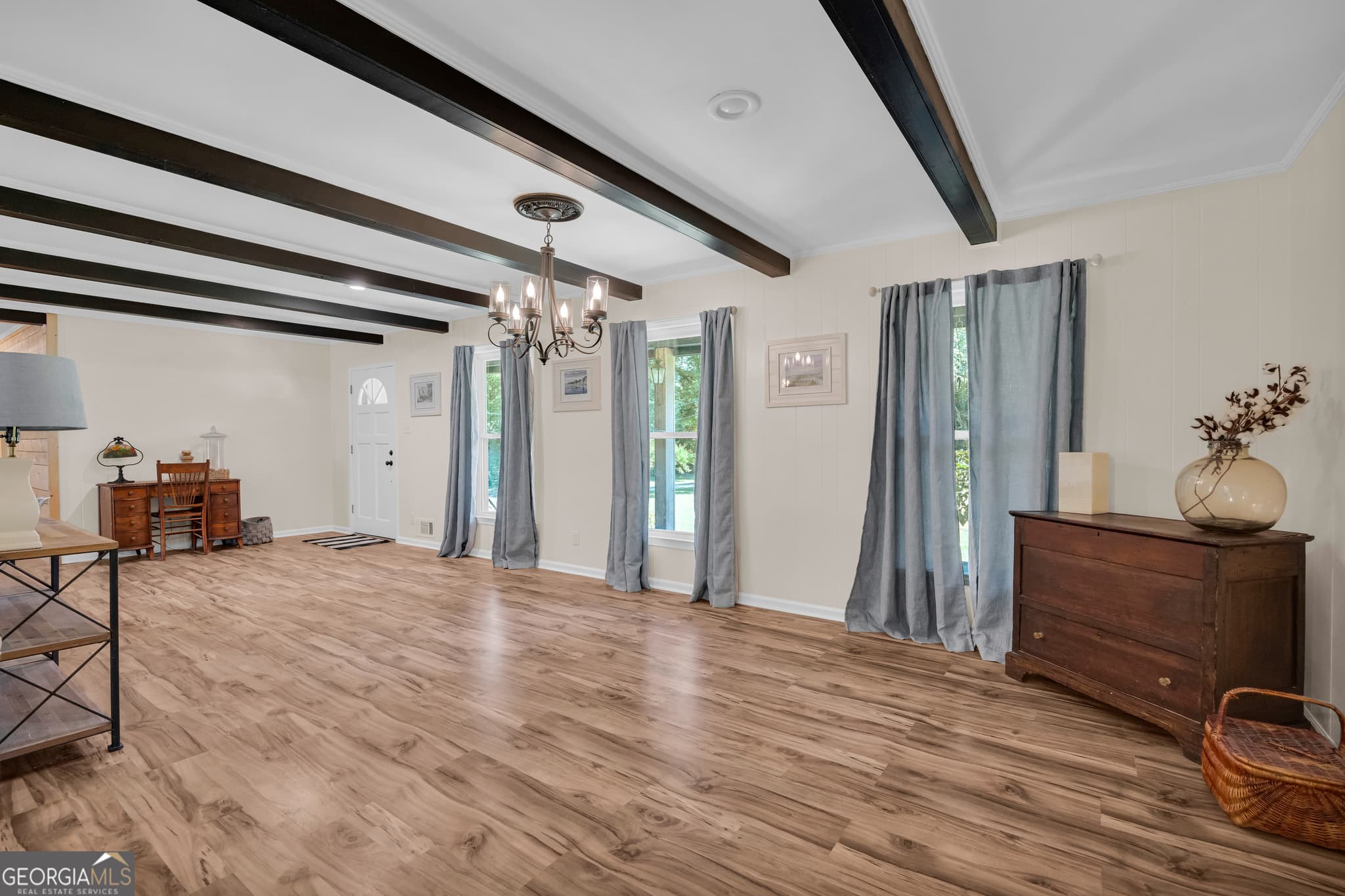 3 bedroom, 2 bathroom, 1,986 sq ft single family residence for sale at 101 W Hendricks Street, Bowman, GA 30624 — photo 5