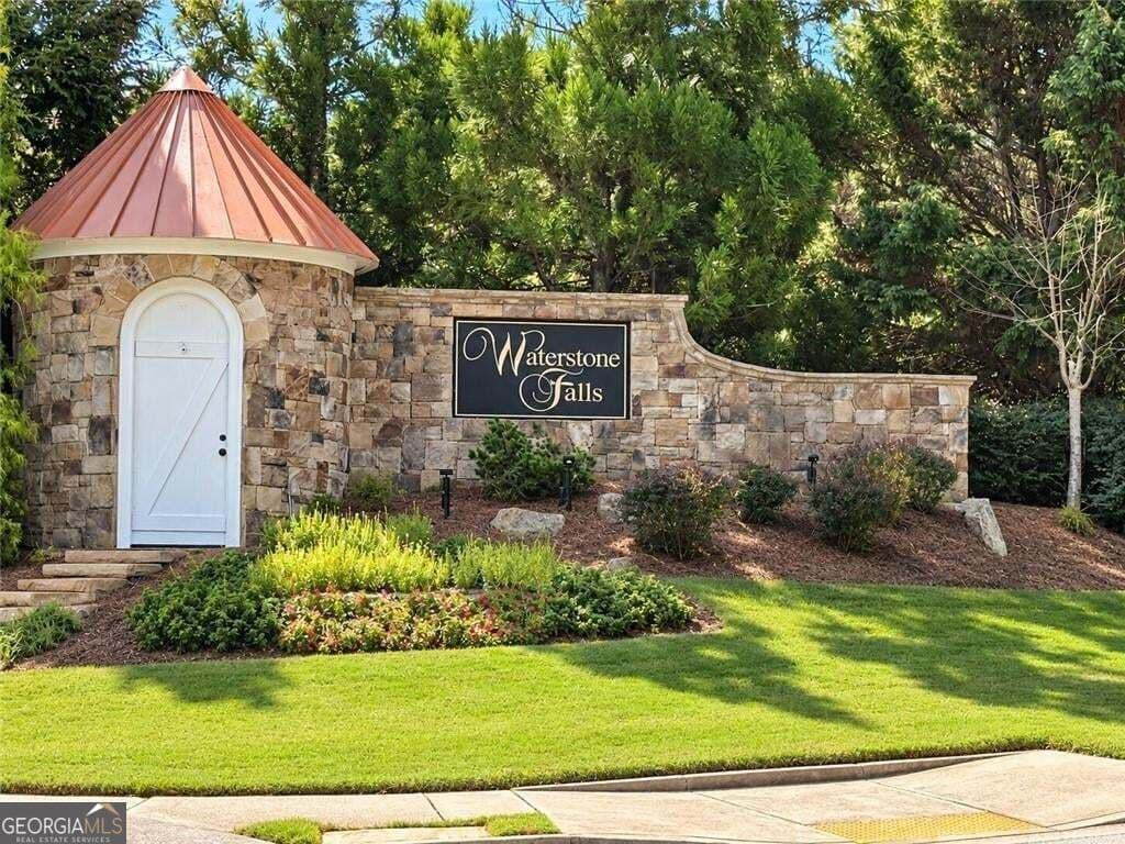 5 bedroom, 4 bathroom, 4,153 sq ft single family residence for sale at 2780 Gatlin Way, Cumming, GA 30041 — photo 3