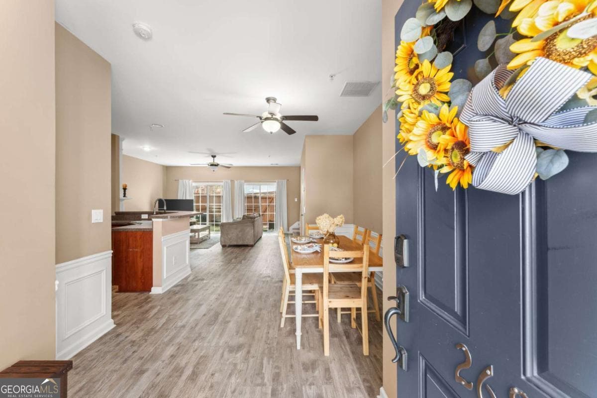 3 bedroom, 2.5 bathroom, 1,638 sq ft townhouse for sale at 268 Kigian Trail, Woodstock, GA 30188 — photo 2