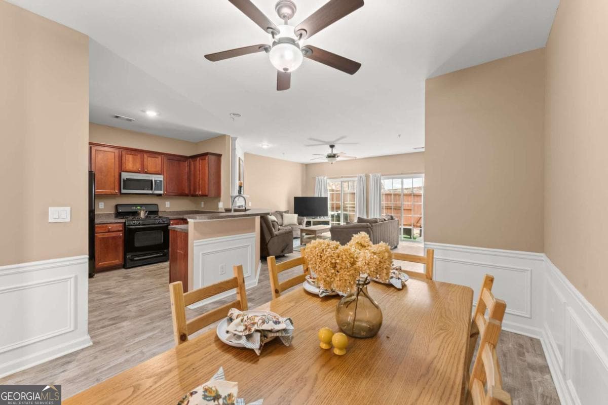 3 bedroom, 2.5 bathroom, 1,638 sq ft townhouse for sale at 268 Kigian Trail, Woodstock, GA 30188 — photo 3