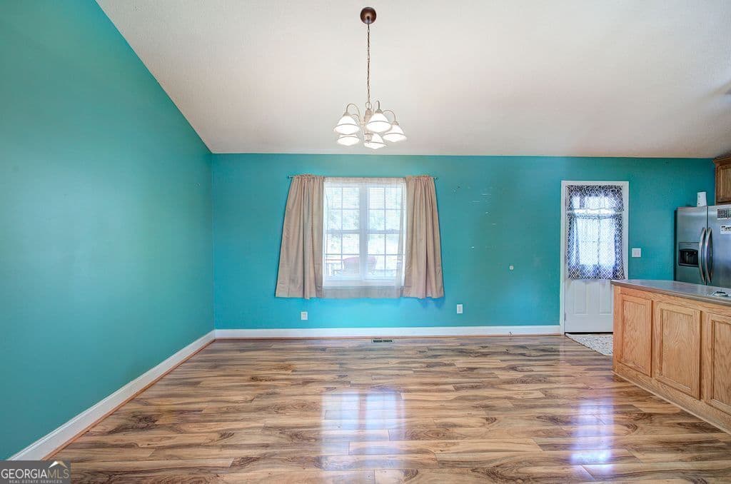4 bedroom, 3 bathroom, 2,126 sq ft single family residence for sale at 28 Hedgerow Court, Cartersville, GA 30120 — photo 6