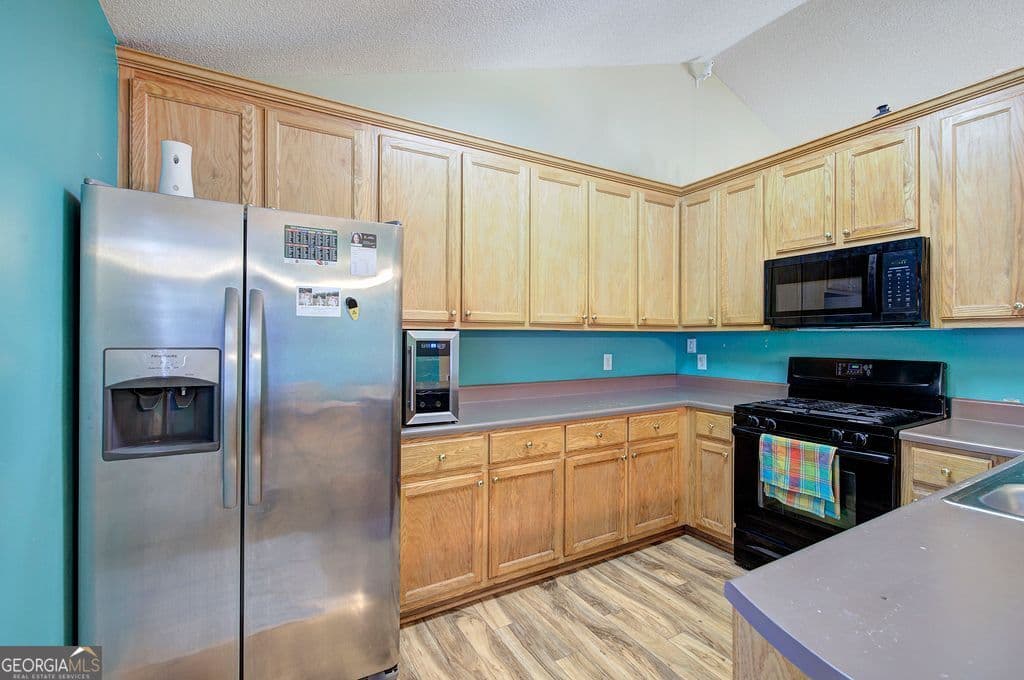 4 bedroom, 3 bathroom, 2,126 sq ft single family residence for sale at 28 Hedgerow Court, Cartersville, GA 30120 — photo 9