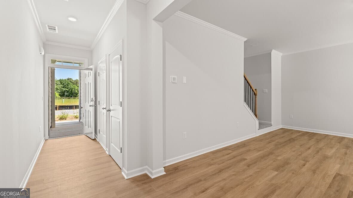 4 bedroom, 2.5 bathroom, 1,877 sq ft townhouse for sale at 4141 Kestrel Court, Gainesville, GA 30506 — photo 4