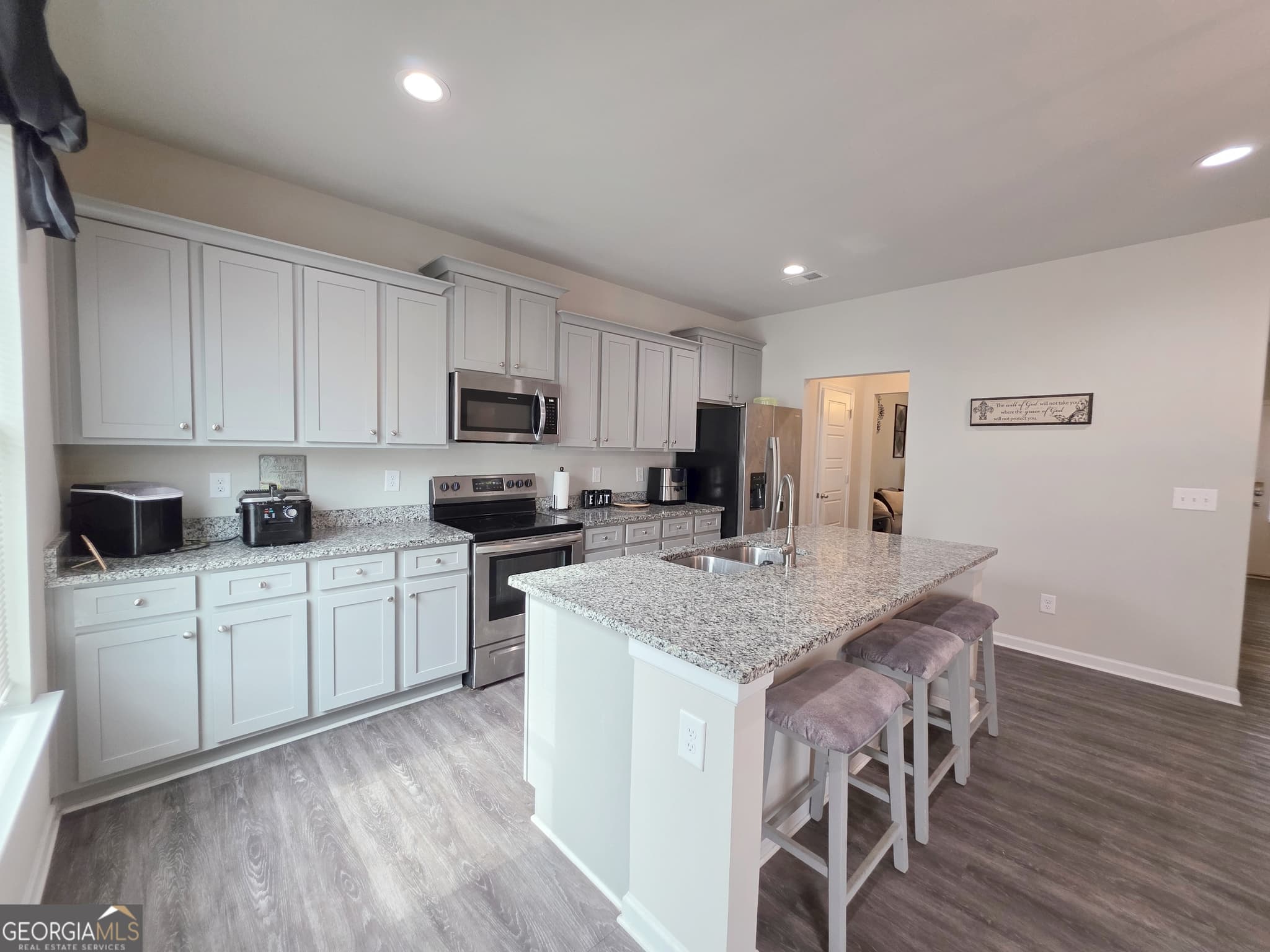 4 bedroom, 2.5 bathroom, 2,143 sq ft single family residence for sale at 133 Red Birch Lane, Warner Robins, GA 31093 — photo 8