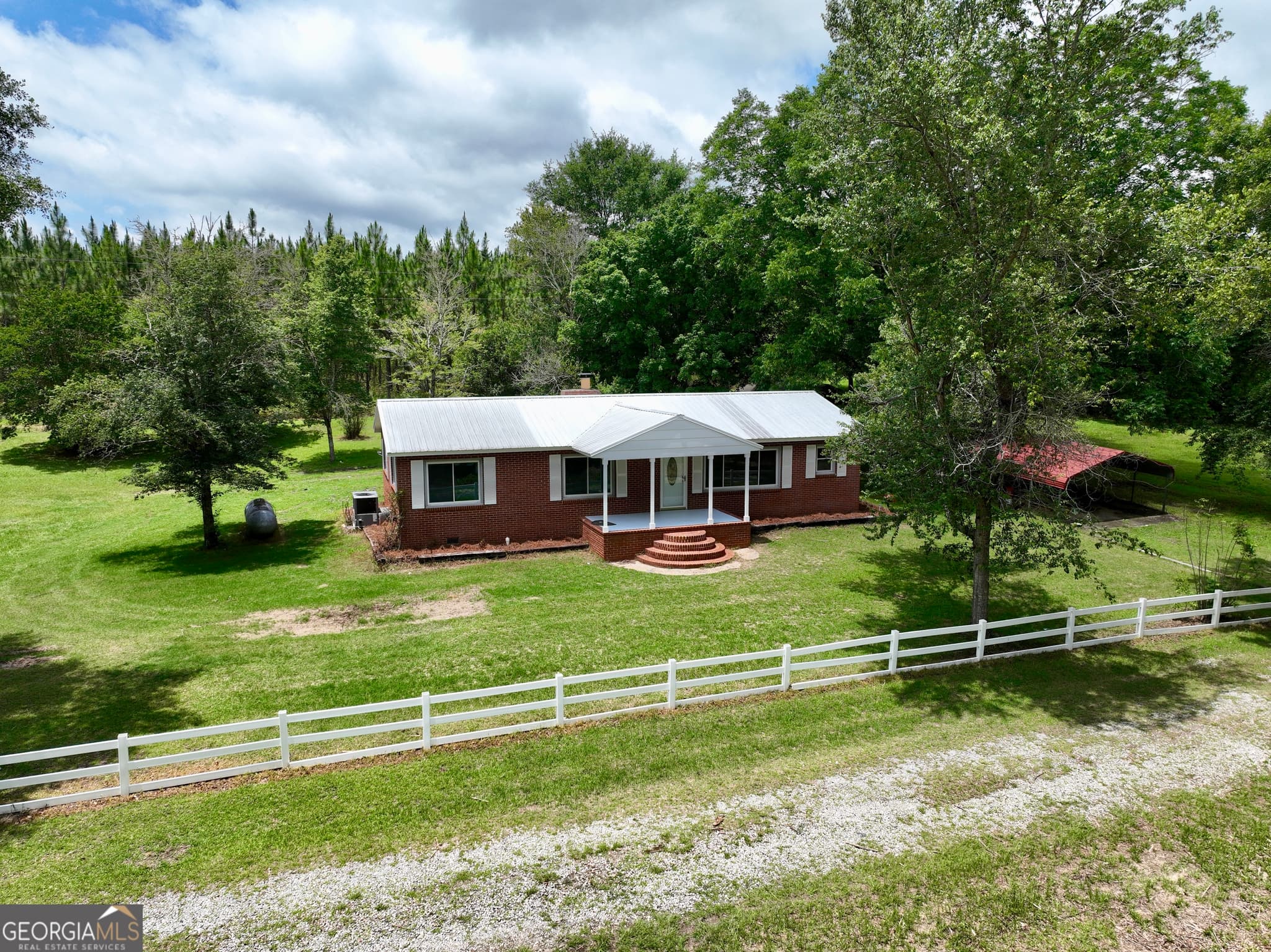 3 bedroom, 1 bathroom, 1,378 sq ft single family residence sold at 1351 Highway 26, Hawkinsville, GA 31036