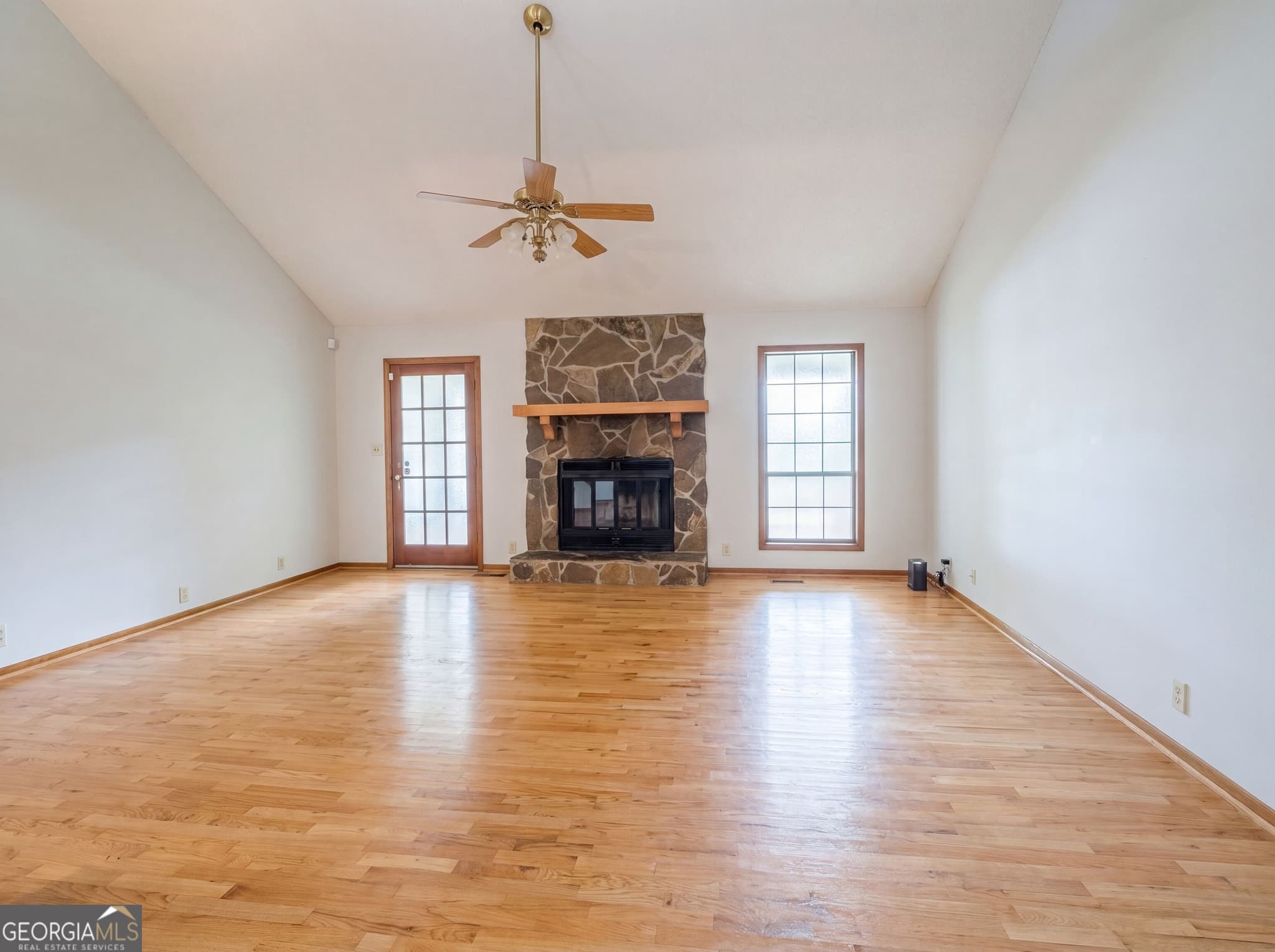 3 bedroom, 3 bathroom, 1,585 sq ft single family residence for sale at 120 Bay Court, Eatonton, GA 31024 — photo 6