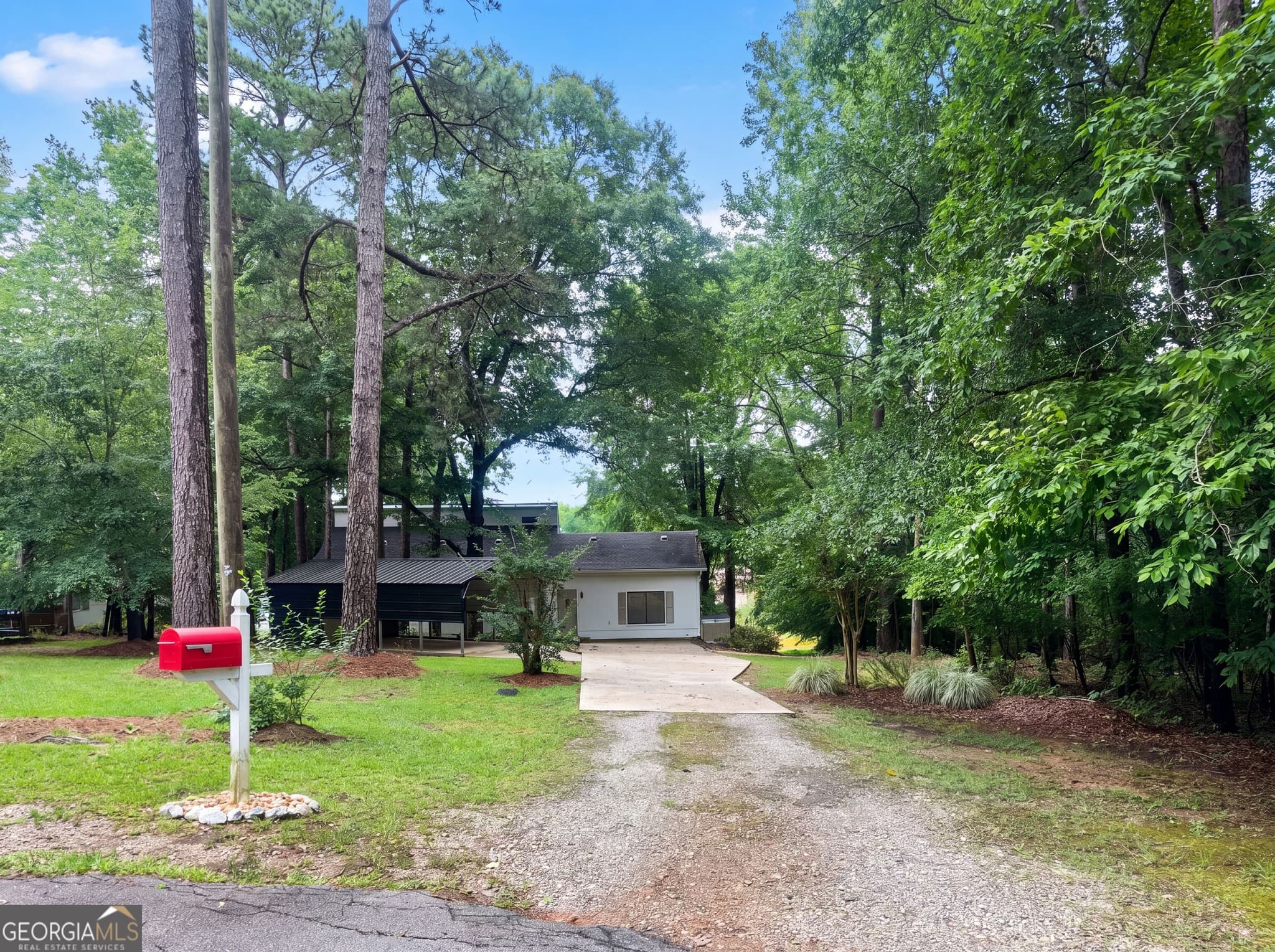 3 bedroom, 3 bathroom, 1,585 sq ft single family residence for sale at 120 Bay Court, Eatonton, GA 31024 — photo 4