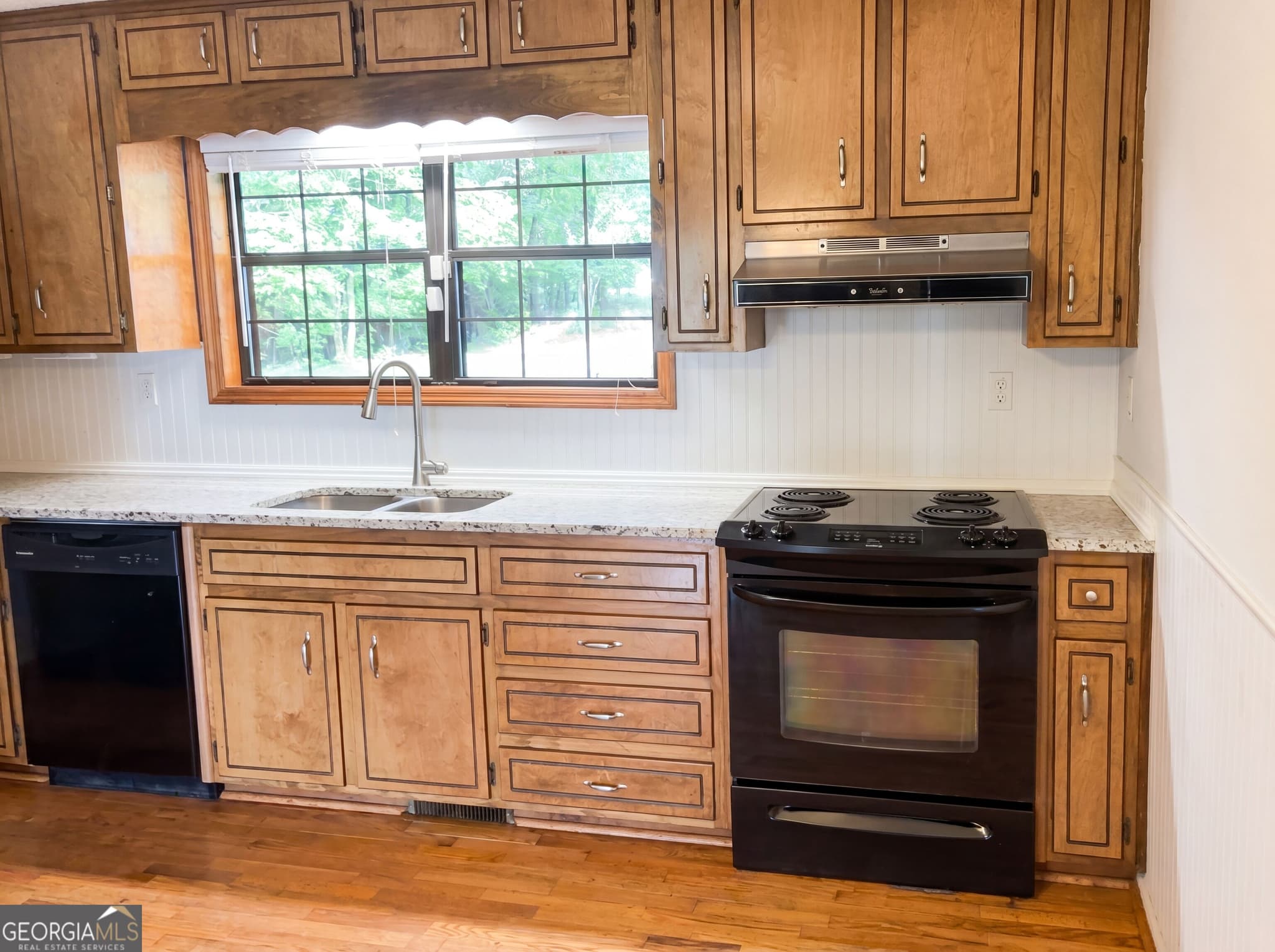 3 bedroom, 3 bathroom, 1,585 sq ft single family residence for sale at 120 Bay Court, Eatonton, GA 31024 — photo 8