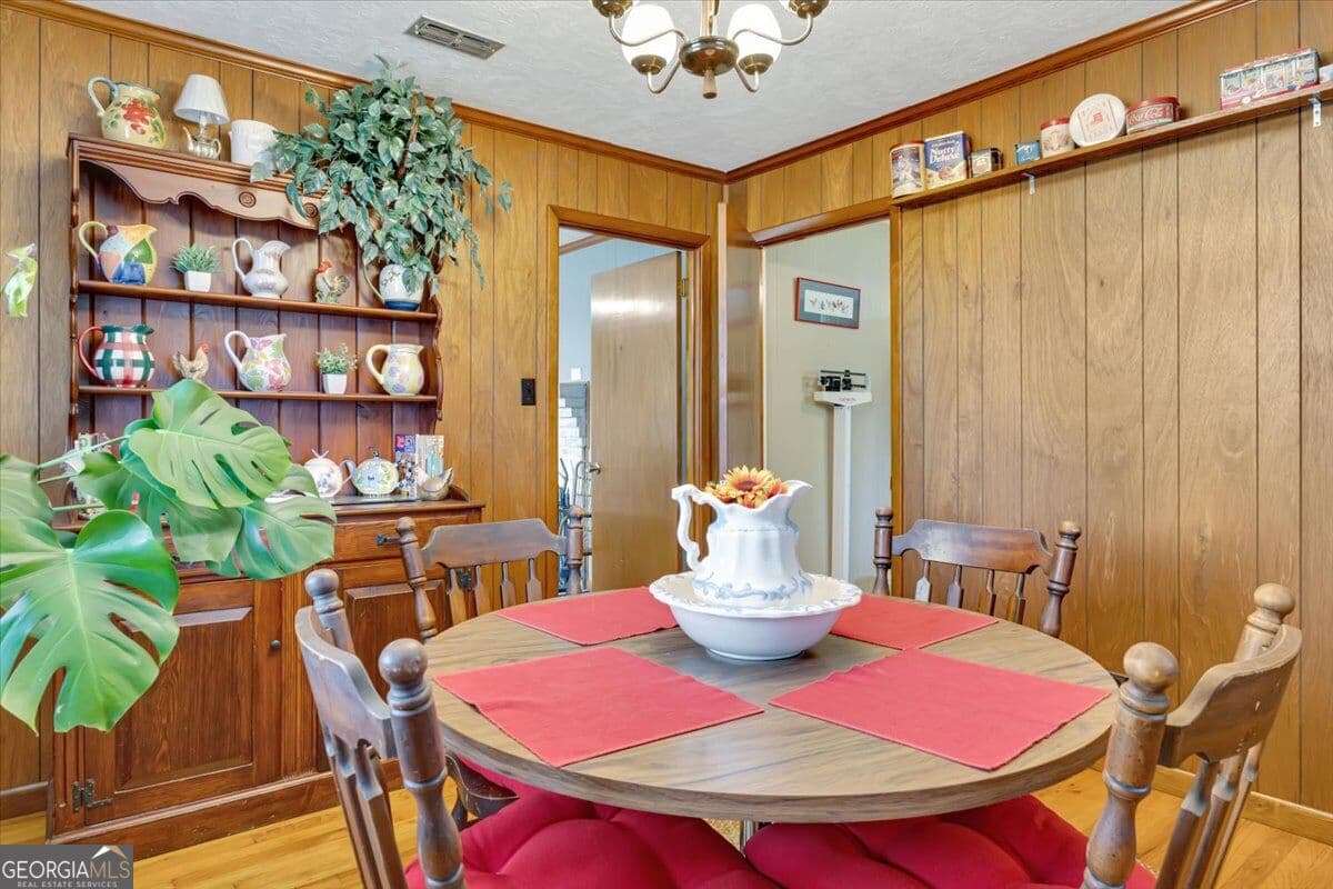 6 bedroom, 3 bathroom, 2,100 sq ft single family residence for sale at 452 Brad Mary Lake Road, Harlem, GA 30814 — photo 5