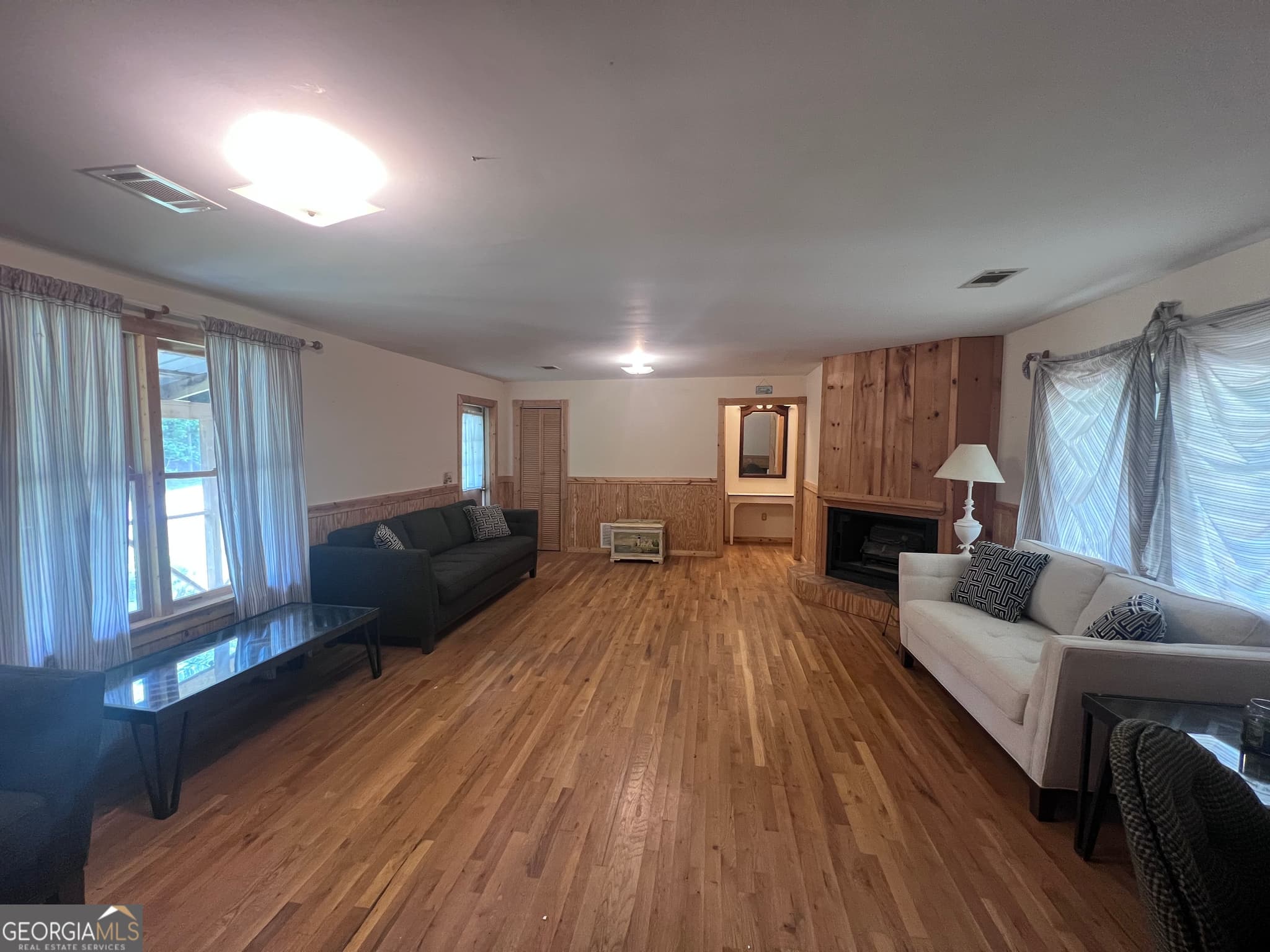 2 bedroom, 1 bathroom, 900 sq ft single family residence for rent at 844 Shorewood Circle, Toccoa, GA 30577 for $1,500 a month — photo 5