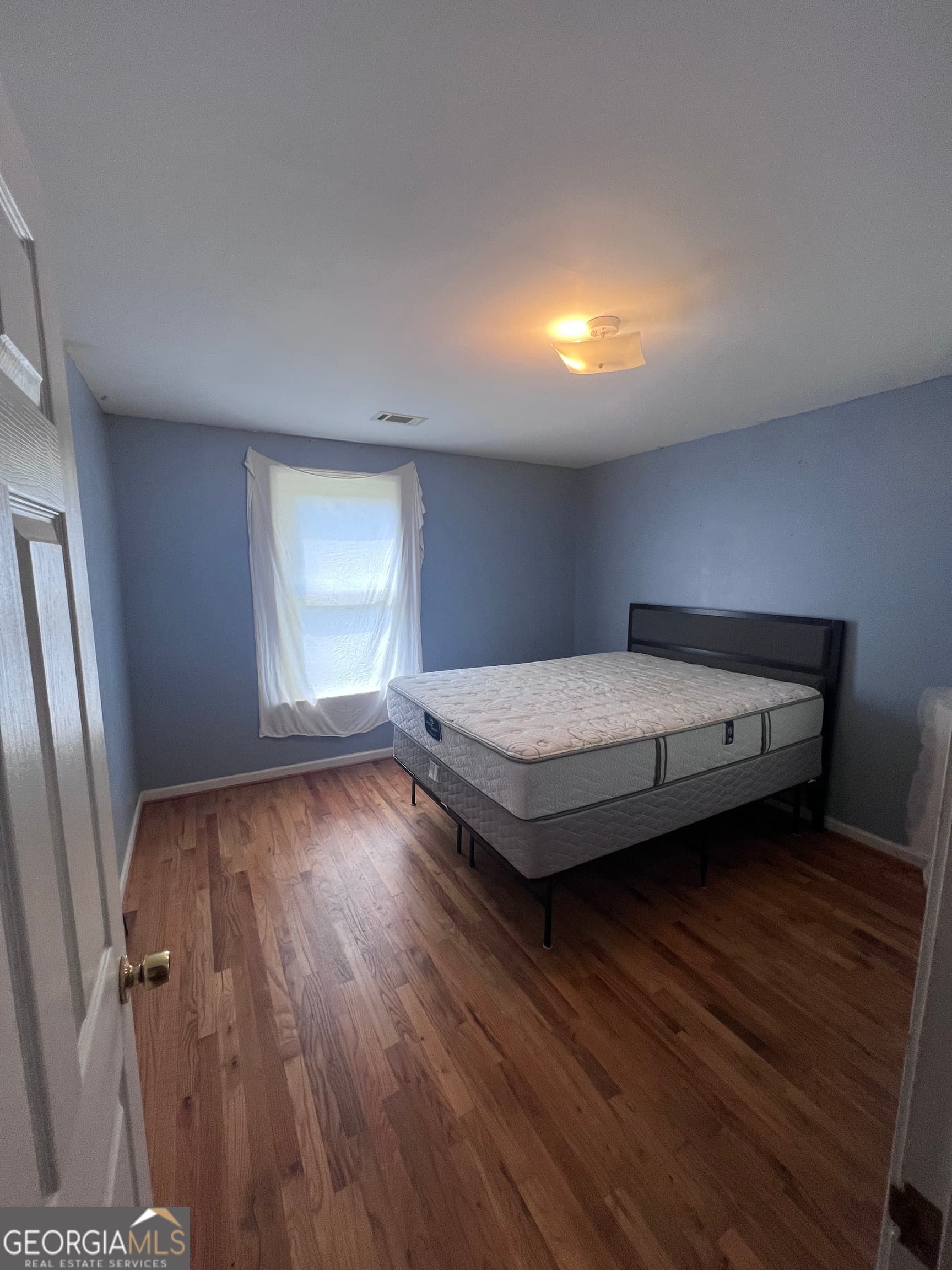 2 bedroom, 1 bathroom, 900 sq ft single family residence for rent at 844 Shorewood Circle, Toccoa, GA 30577 for $1,500 a month — photo 9