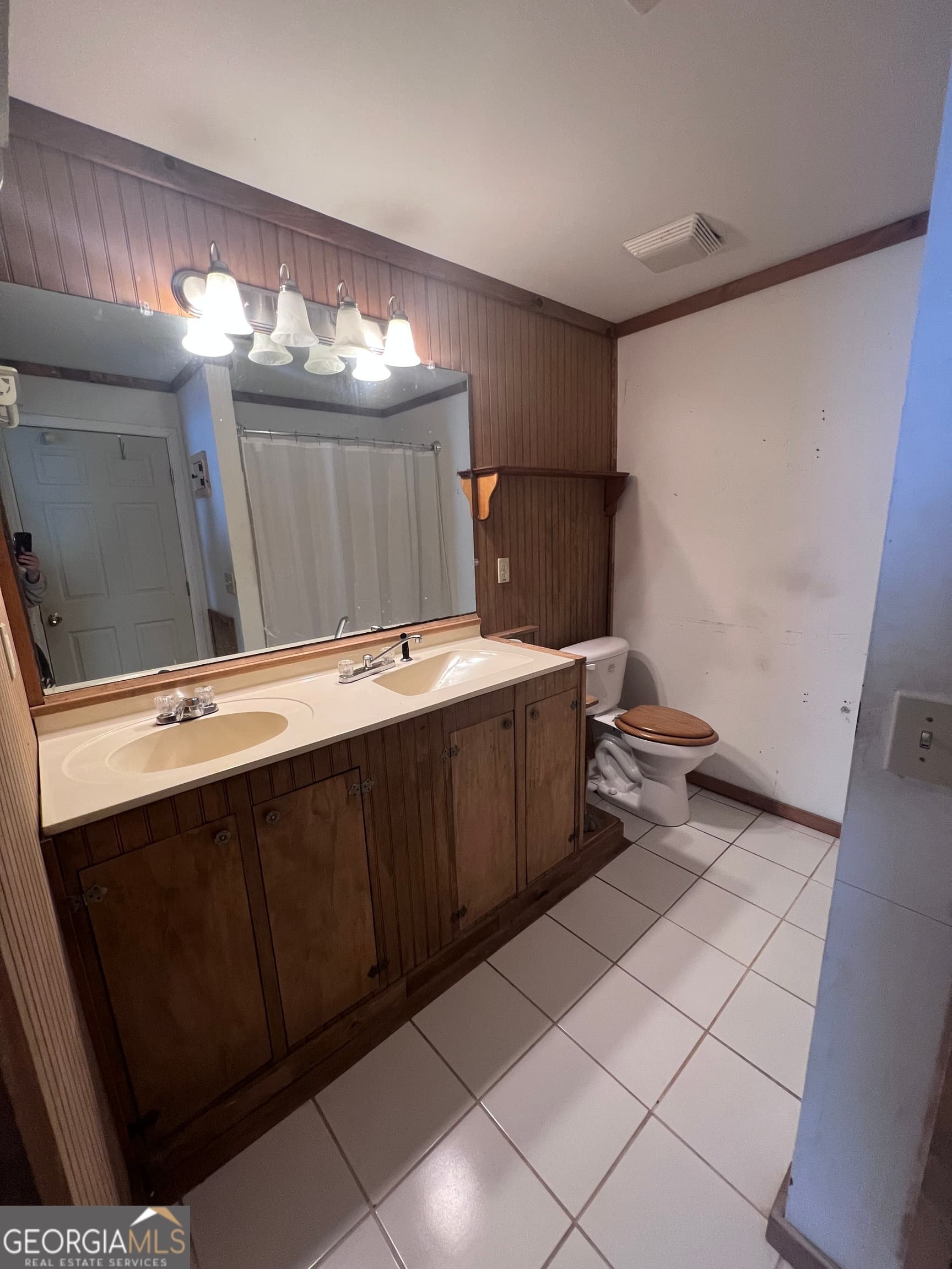 2 bedroom, 1 bathroom, 900 sq ft single family residence for rent at 844 Shorewood Circle, Toccoa, GA 30577 for $1,500 a month — photo 8