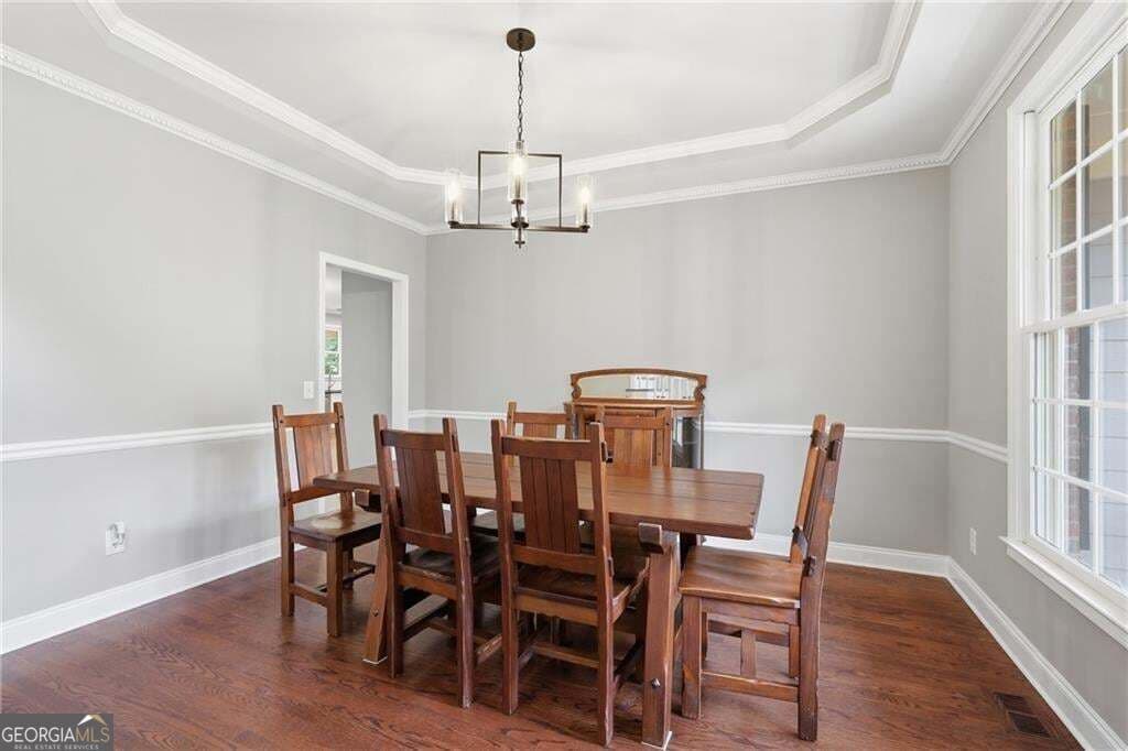 5 bedroom, 4.5 bathroom, 4,520 sq ft single family residence for sale at 127 Laurel Ridge Drive, Alpharetta, GA 30004 — photo 5