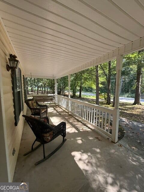 3 bedroom, 2 bathroom, 1,632 sq ft single family residence for sale at 255 Lakeside Drive, Covington, GA 30016 — photo 7