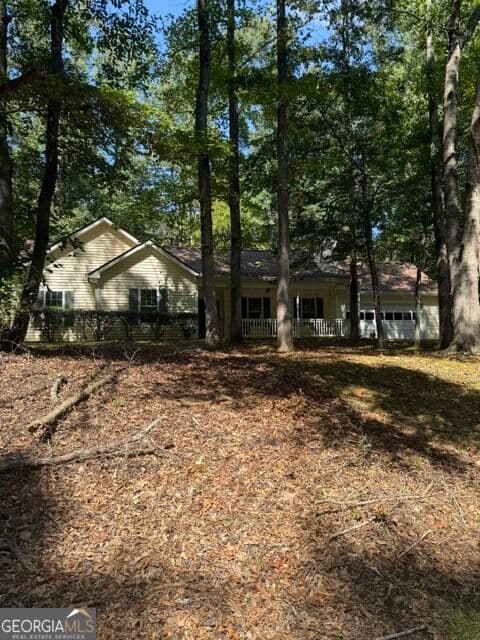3 bedroom, 2 bathroom, 1,632 sq ft single family residence for sale at 255 Lakeside Drive, Covington, GA 30016 — photo 3