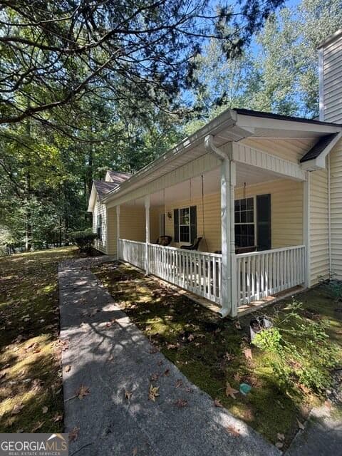 3 bedroom, 2 bathroom, 1,632 sq ft single family residence for sale at 255 Lakeside Drive, Covington, GA 30016 — photo 5
