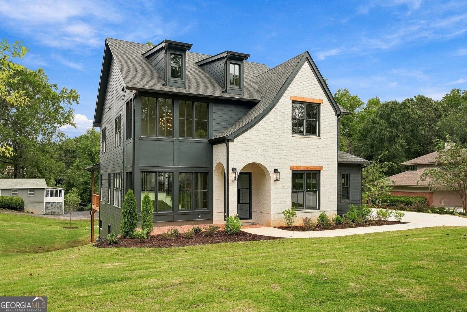 5 bedroom, 4.5 bathroom, 4,640 sq ft single family residence for sale at 880 Austin Drive, Smyrna, GA 30082 — photo 5