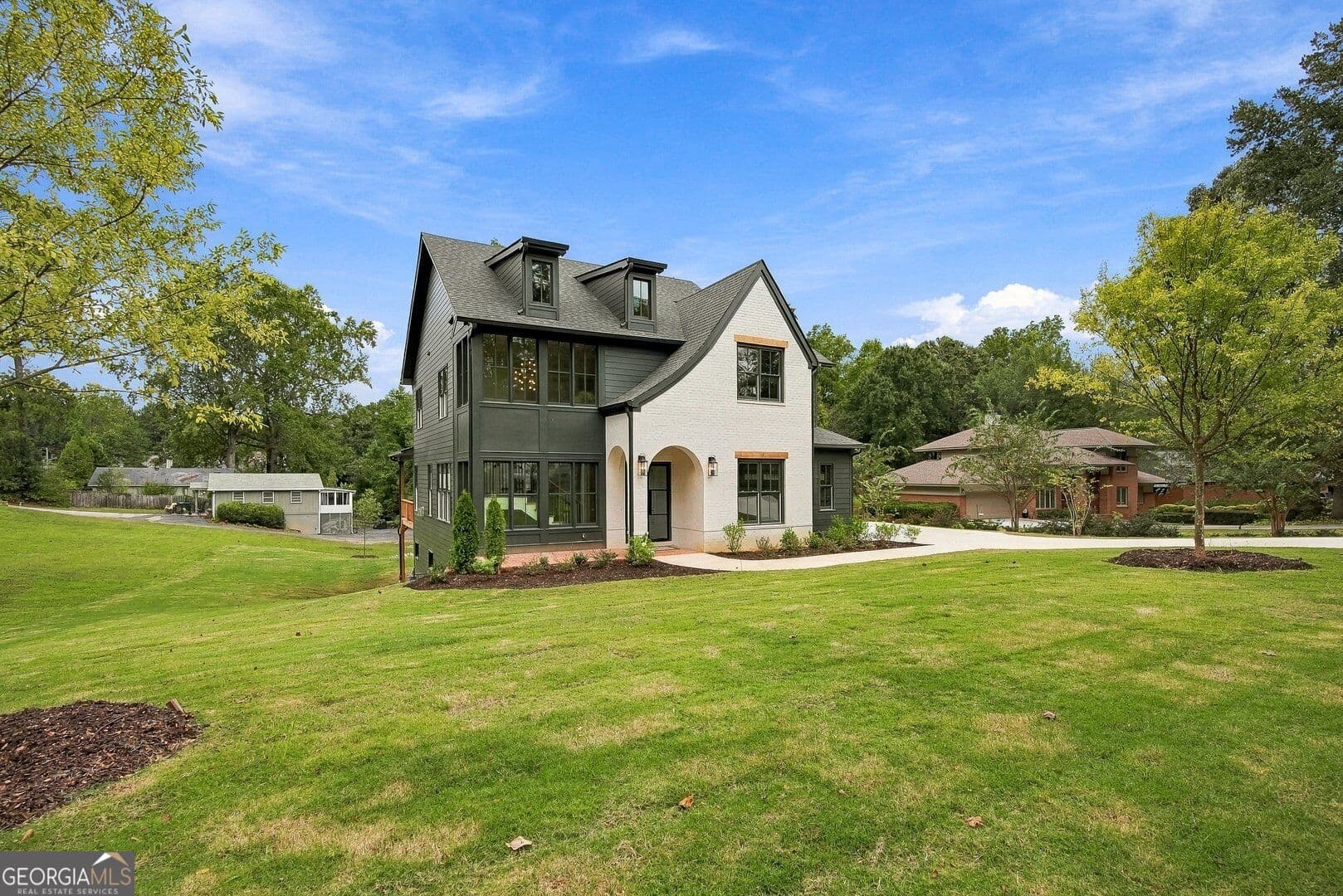 5 bedroom, 4.5 bathroom, 4,640 sq ft single family residence for sale at 880 Austin Drive, Smyrna, GA 30082 — photo 4