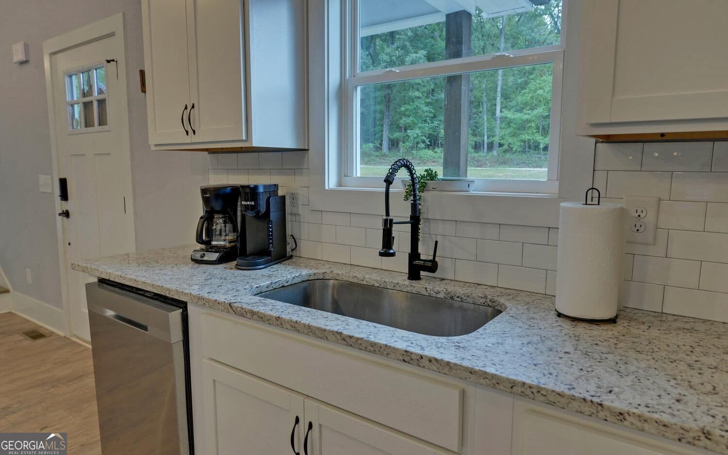 3 bedroom, 2.5 bathroom, 2,065 sq ft single family residence for sale at 322 Paradise Point Road, Hartwell, GA 30643 — photo 6
