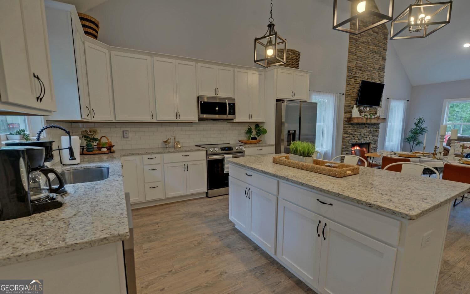 3 bedroom, 2.5 bathroom, 2,065 sq ft single family residence for sale at 322 Paradise Point Road, Hartwell, GA 30643 — photo 5