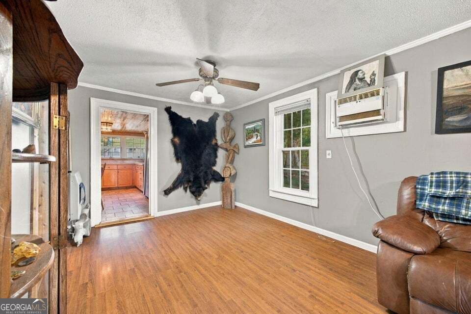 2 bedroom, 2 bathroom, 1,001 sq ft single family residence for sale at 910 S Chattanooga Street, Lafayette, GA 30728 — photo 6