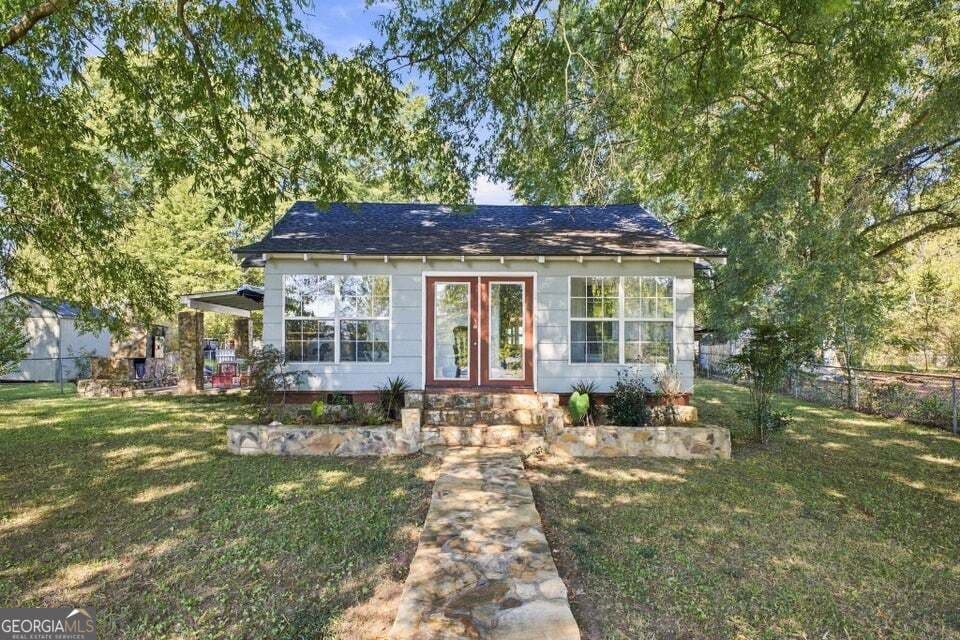 2 bedroom, 2 bathroom, 1,001 sq ft single family residence for sale at 910 S Chattanooga Street, Lafayette, GA 30728 — photo 3
