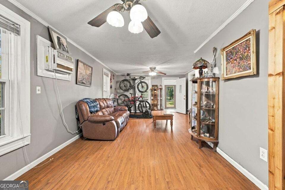 2 bedroom, 2 bathroom, 1,001 sq ft single family residence for sale at 910 S Chattanooga Street, Lafayette, GA 30728 — photo 5