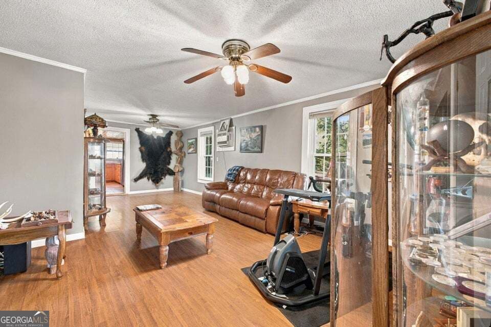 2 bedroom, 2 bathroom, 1,001 sq ft single family residence for sale at 910 S Chattanooga Street, Lafayette, GA 30728 — photo 4