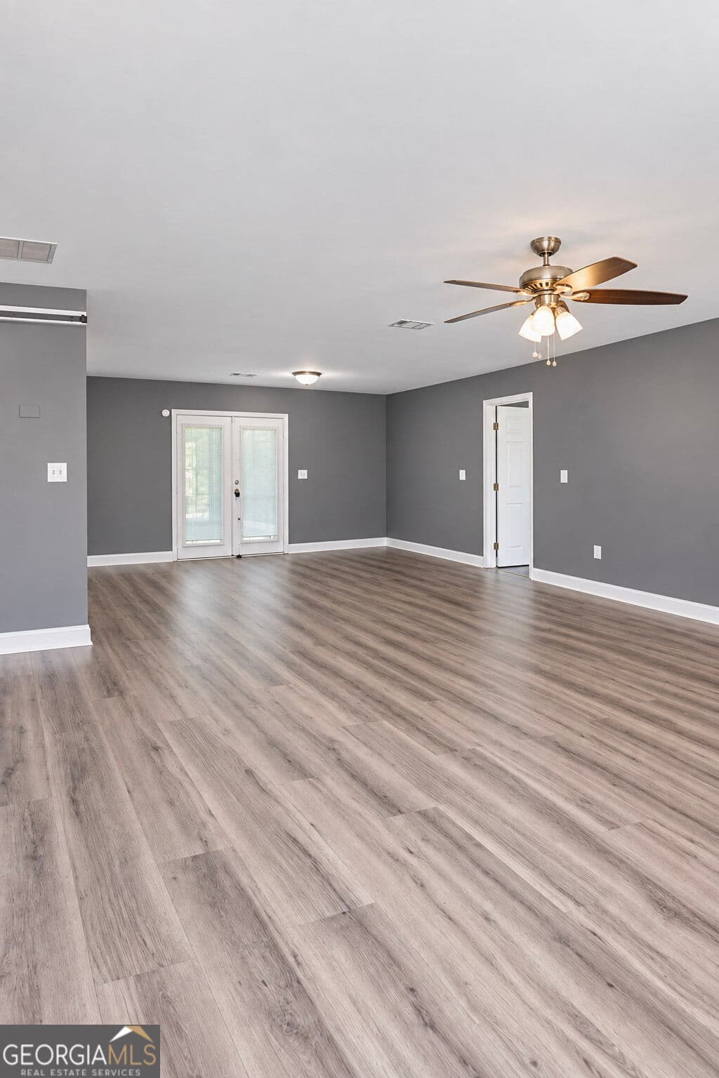 4 bedroom, 3 bathroom, 1,549 sq ft single family residence for sale at 110 Bradley Circle, Barnesville, GA 30204 — photo 2