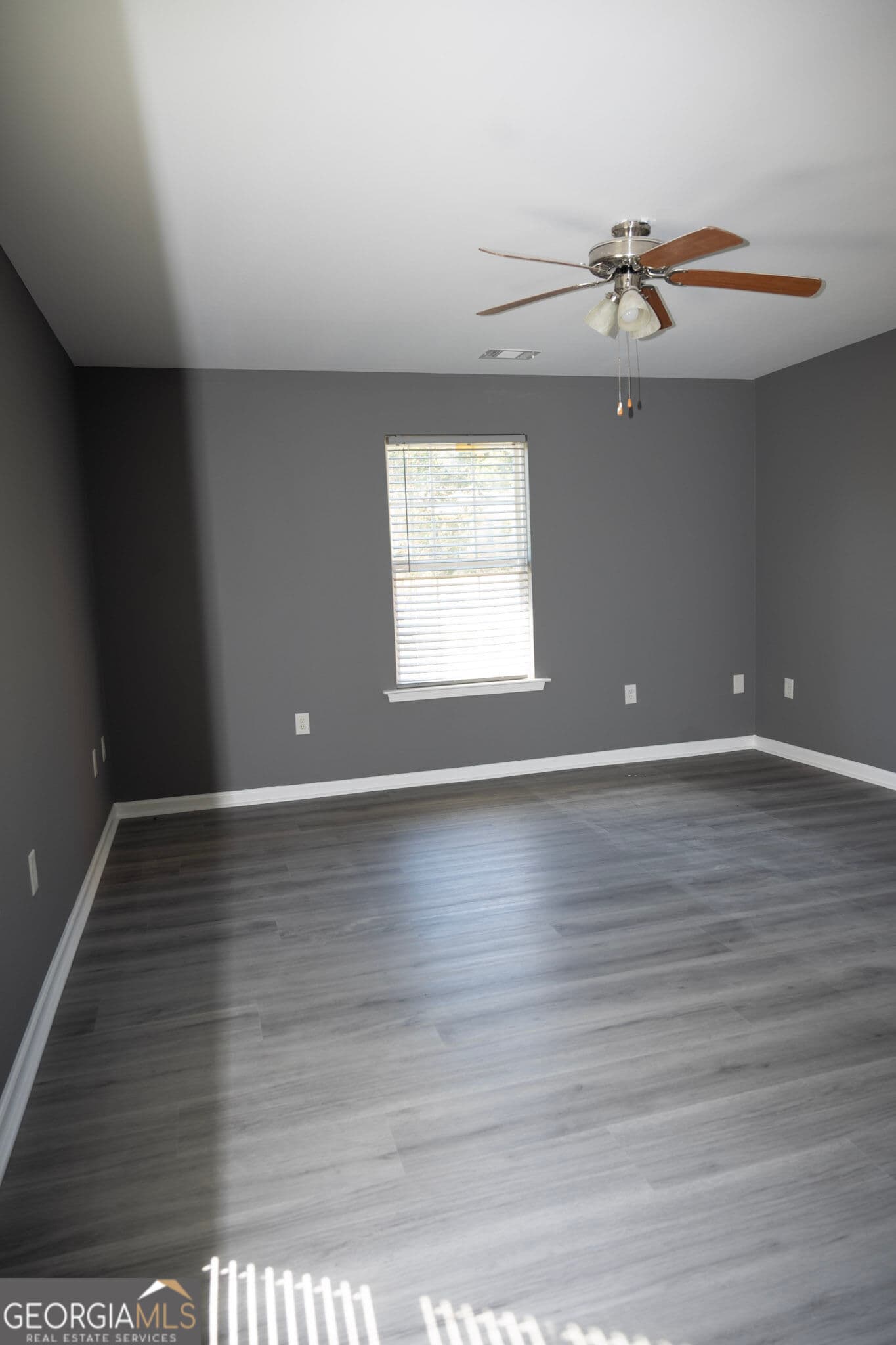 4 bedroom, 3 bathroom, 1,549 sq ft single family residence for sale at 110 Bradley Circle, Barnesville, GA 30204 — photo 6