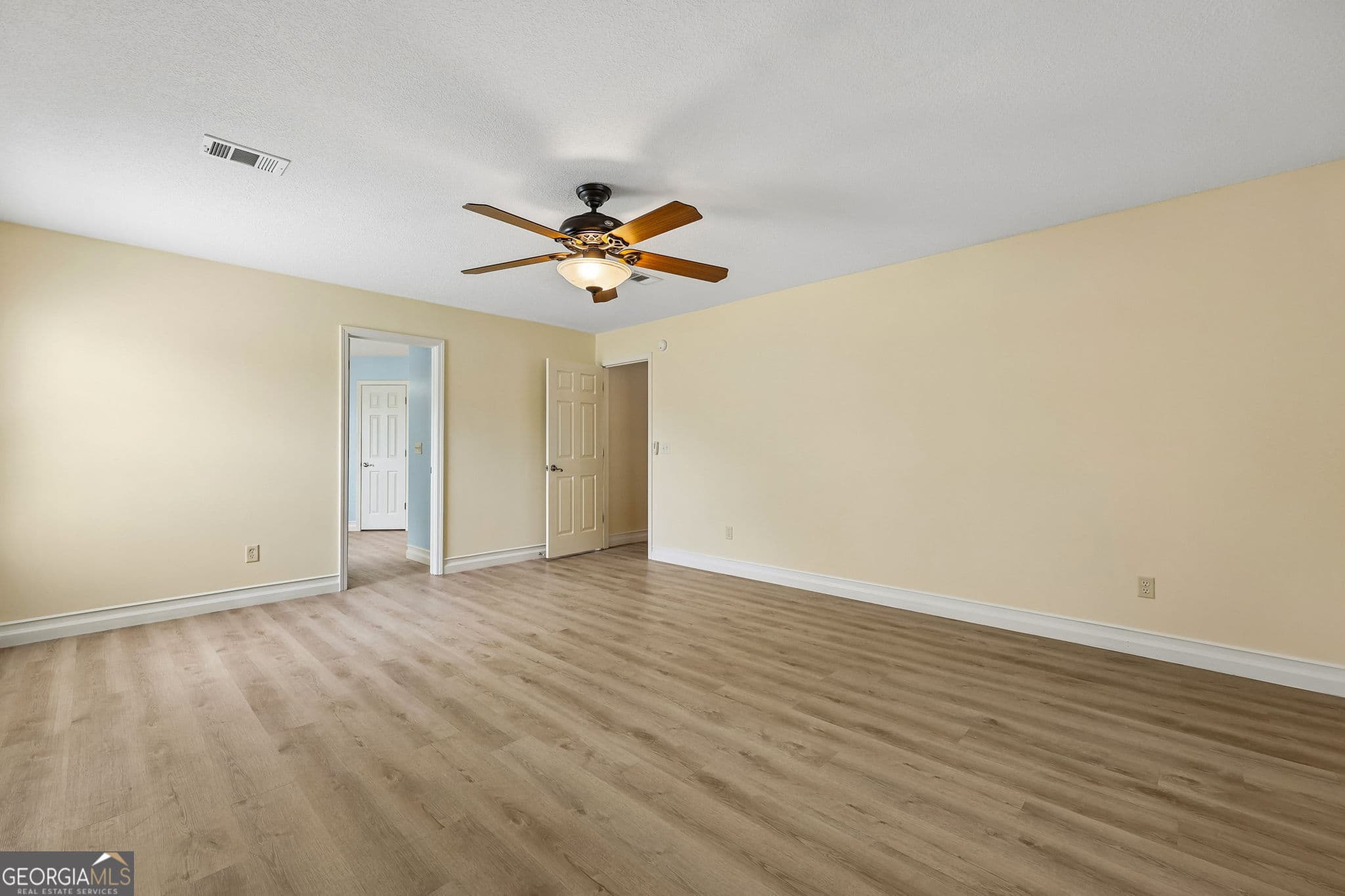 5 bedroom, 3 bathroom, 2,405 sq ft single family residence for sale at 101 Grouper Way, St. Marys, GA 31558 — photo 8