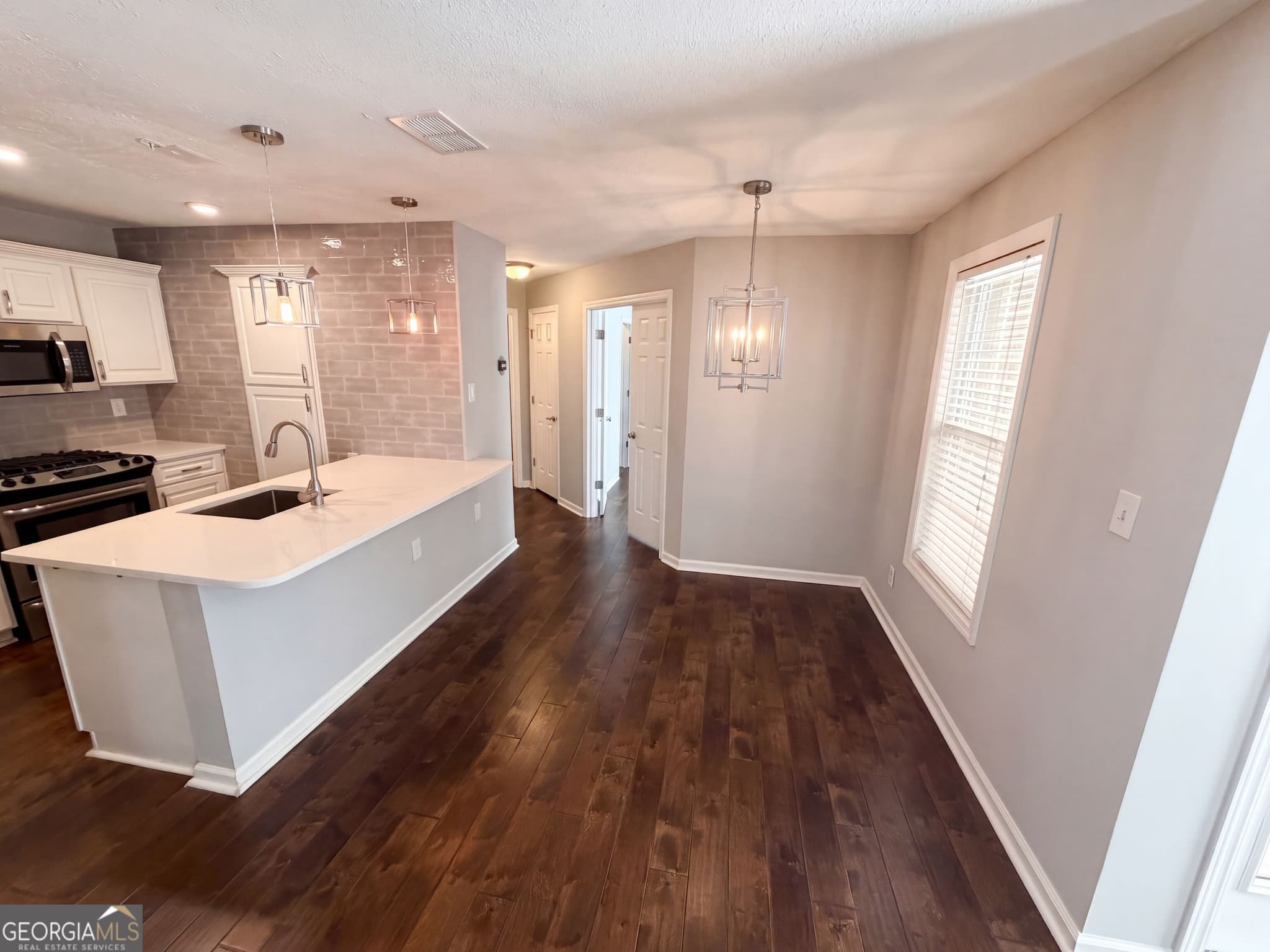2 bedroom, 2 bathroom, 1,017 sq ft condominium for sale at 2090 River Heights Walk, Marietta, GA 30067 — photo 9