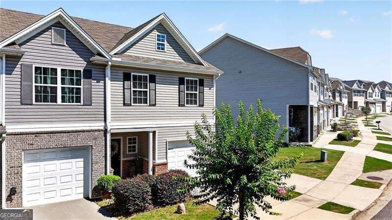 3 bedroom, 2.5 bathroom, 1,740 sq ft townhouse for rent at 4688A Beacon Ridge Lane, Flowery Branch, GA 30542 for $2,000 a month — photo 2