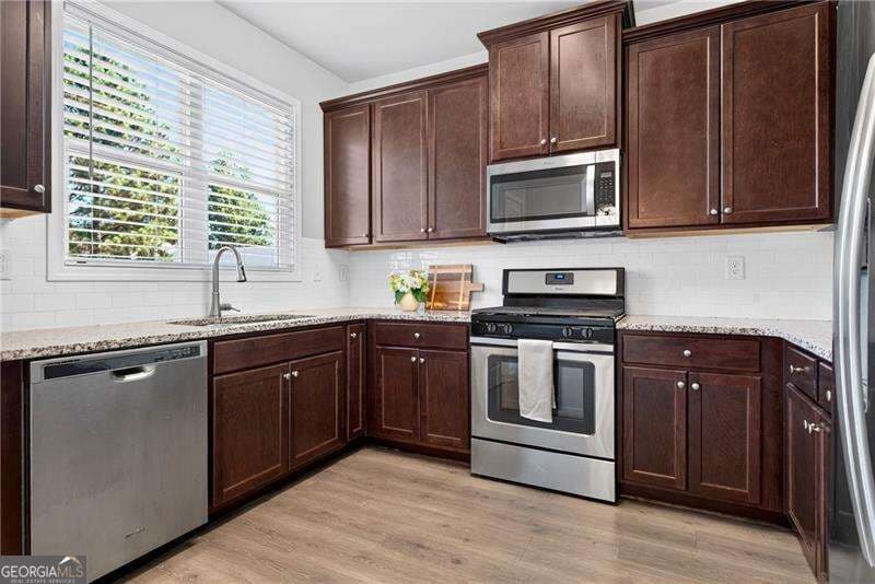 3 bedroom, 2.5 bathroom, 1,740 sq ft townhouse for rent at 4688A Beacon Ridge Lane, Flowery Branch, GA 30542 for $2,000 a month — photo 8