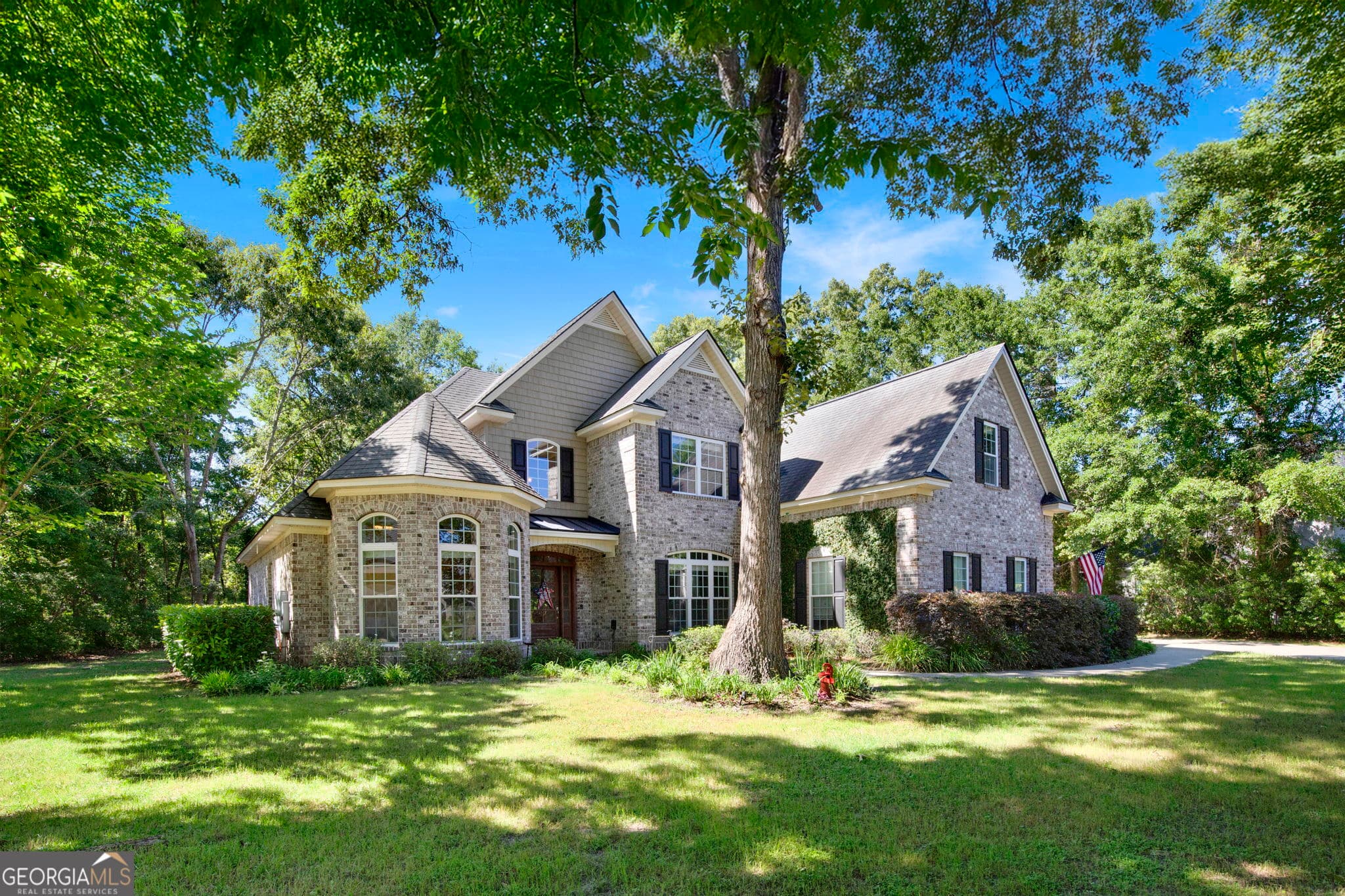 5 bedroom, 3 bathroom, 2,745 sq ft single family residence sold at 195 Chastain Circle, Richmond Hill, GA 31324